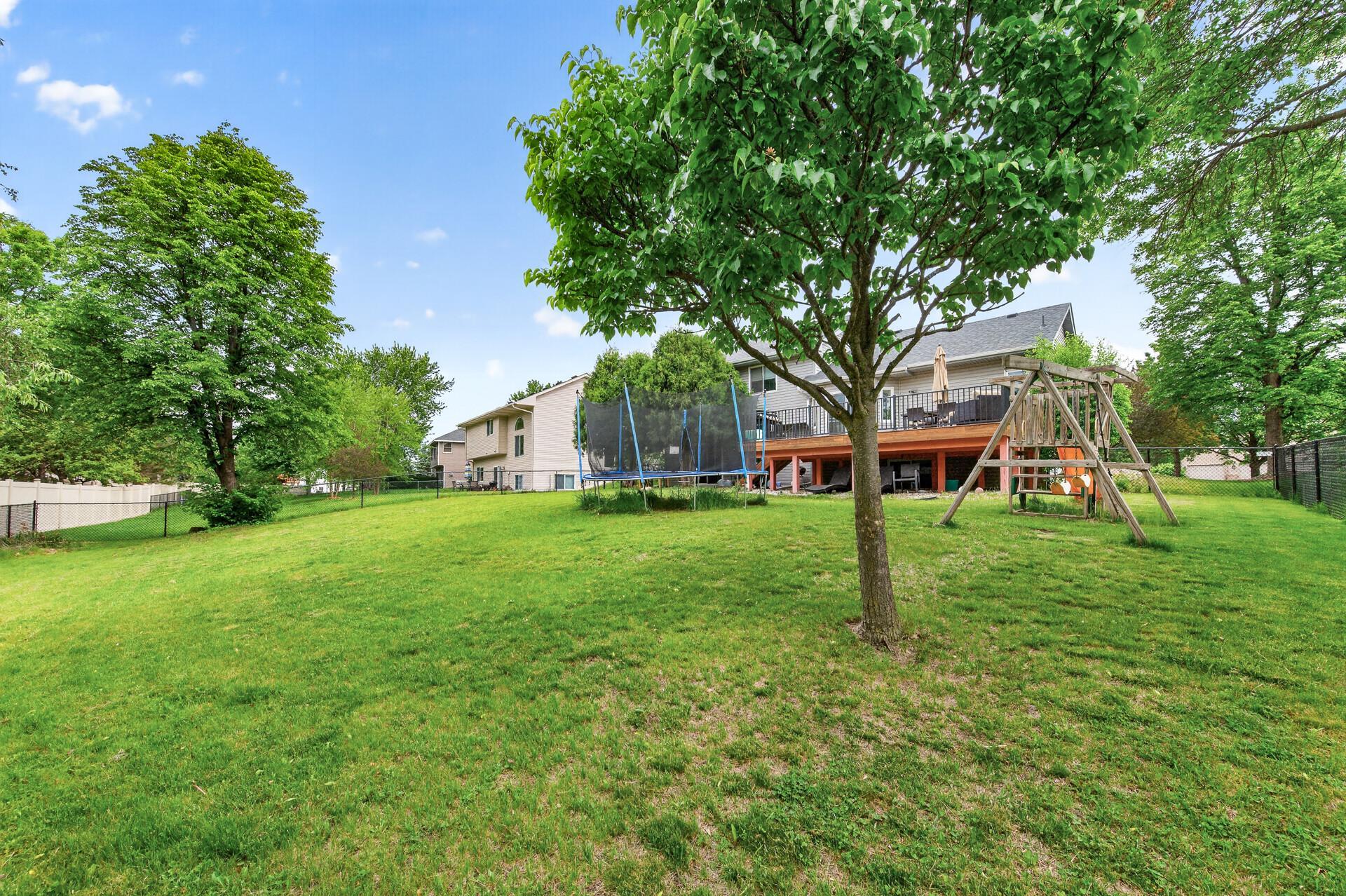 View of Residential at 10035 Fallgold Parkway, Brooklyn Park MN 55443, Brooklyn Park (30 of 33) - Mike Wilen | Minnesota Team Real Estate
