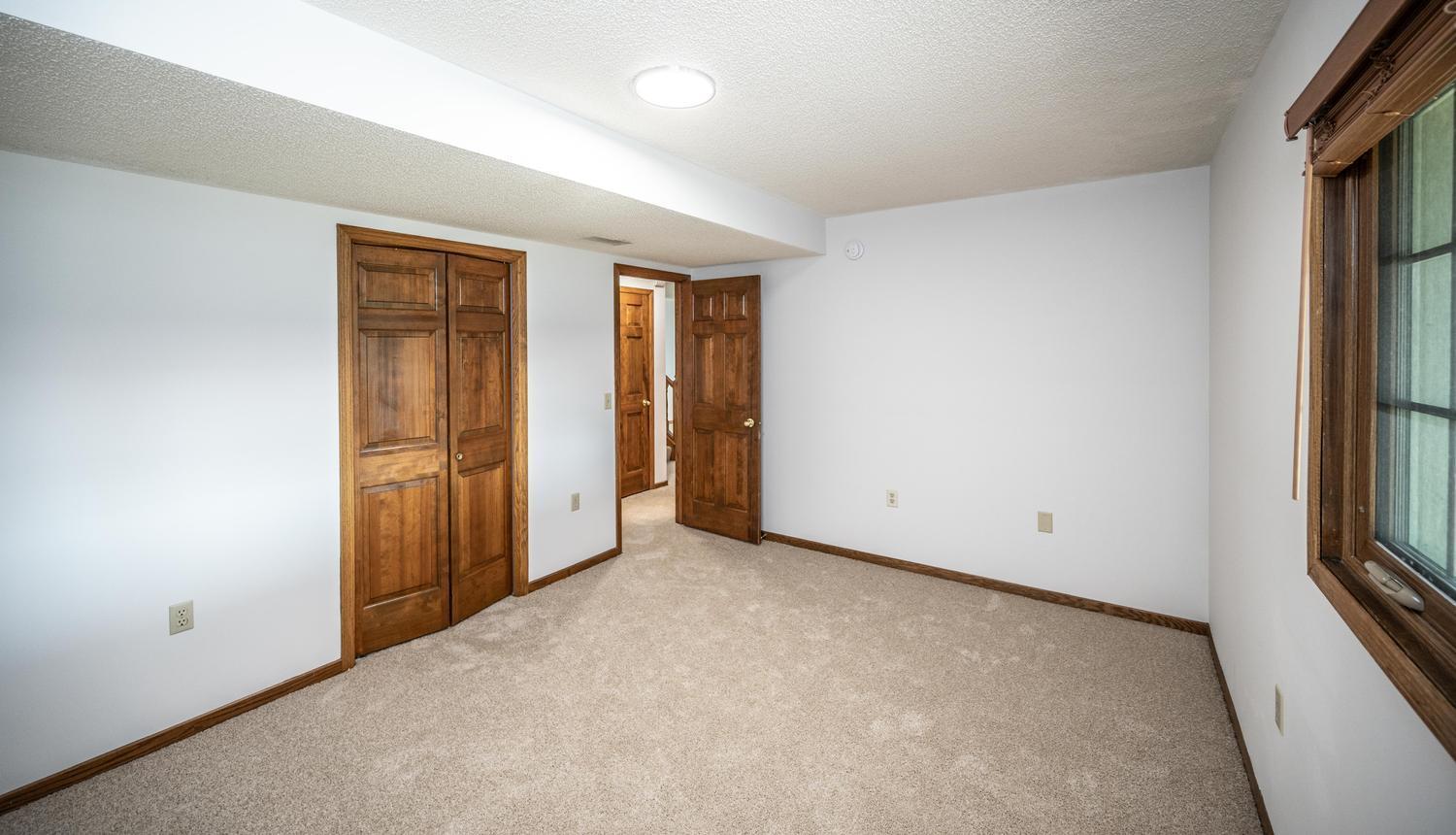 View of Residential at 1500 Lakeview Curve, Eagan MN 55122, Eagan (33 of 46) - Mike Wilen | Minnesota Team Real Estate