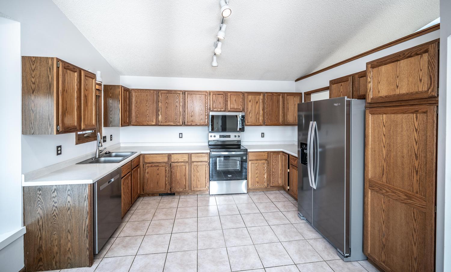 View of Residential at 1500 Lakeview Curve, Eagan MN 55122, Eagan (11 of 46) - Mike Wilen | Minnesota Team Real Estate