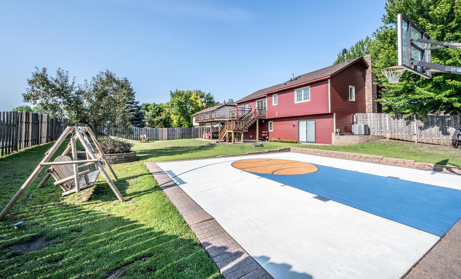 View of Residential at 1500 Lakeview Curve, Eagan MN 55122, Eagan (38 of 46) - Mike Wilen | Minnesota Team Real Estate