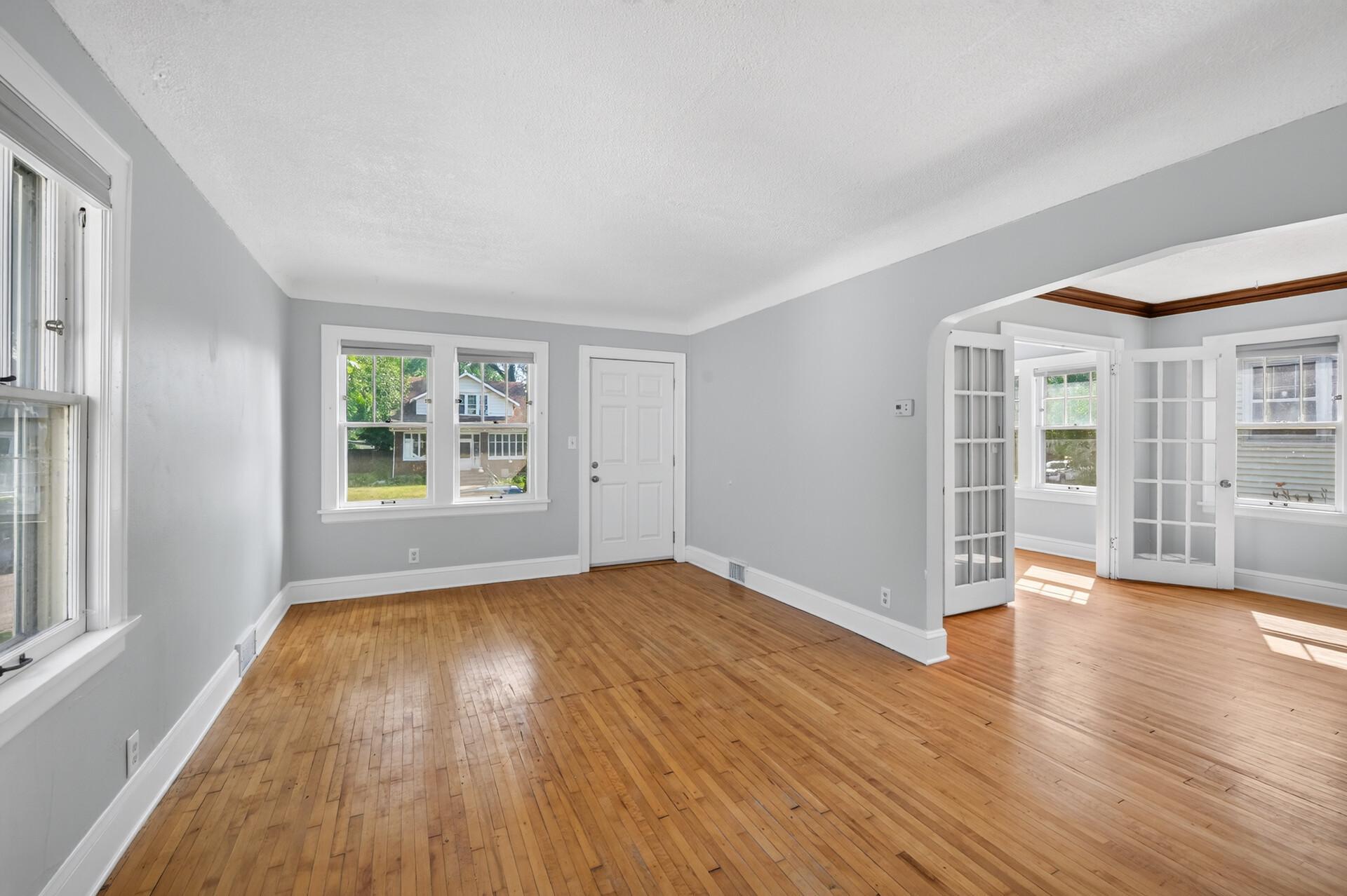View of Residential at 967 Rose Avenue, Saint Paul MN 55106, Saint Paul (6 of 34) - Mike Wilen | Minnesota Team Real Estate