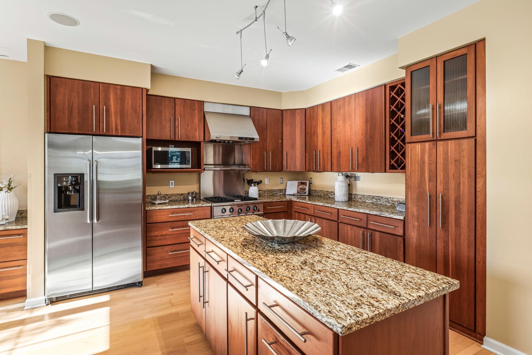 View of Residential at 573 10th Street, Minneapolis MN 55404, Minneapolis (25 of 73) - Mike Wilen | Minnesota Team Real Estate
