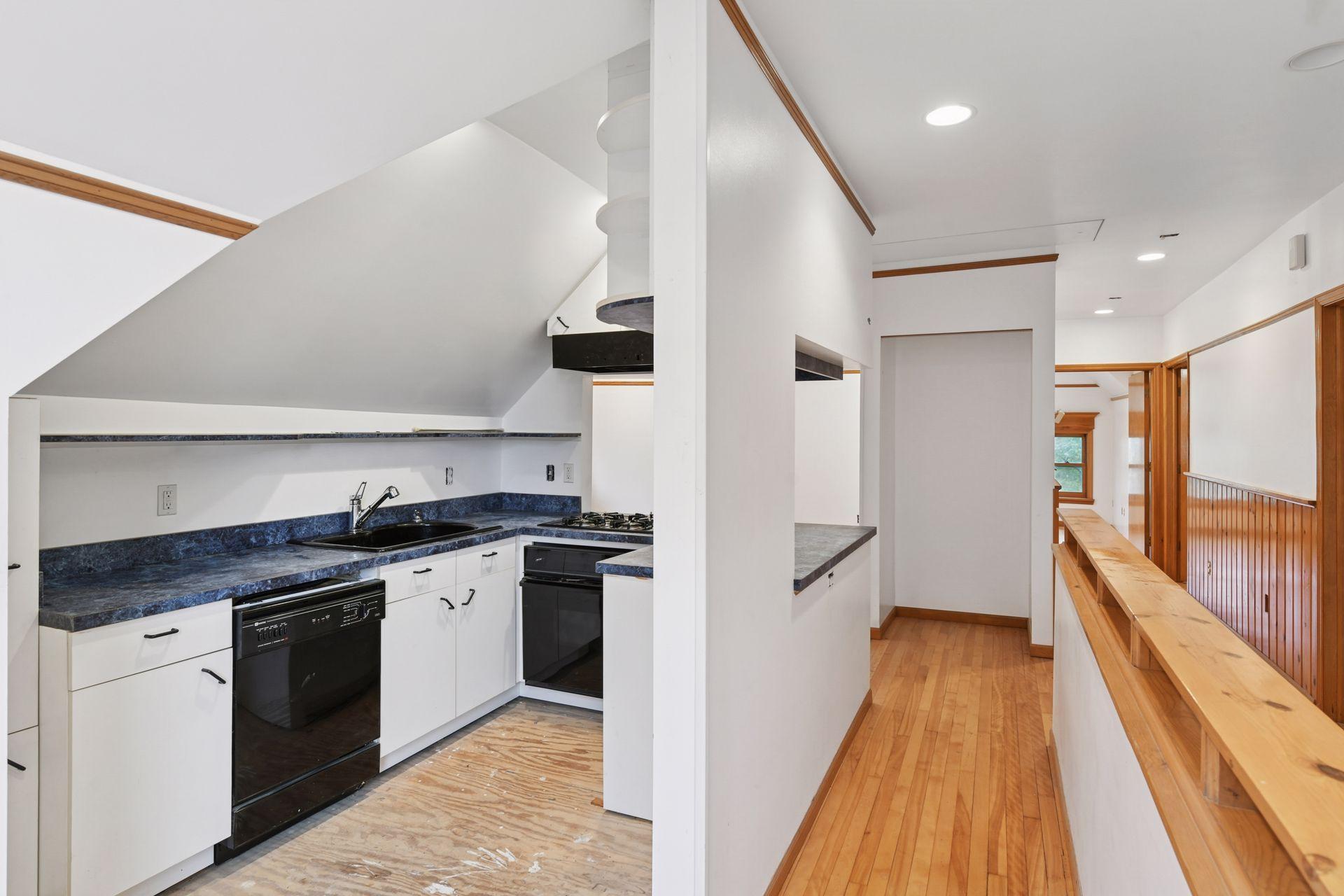 View of Residential at 1820 Colfax Avenue, Minneapolis MN 55403, Minneapolis (37 of 59) - Mike Wilen | Minnesota Team Real Estate