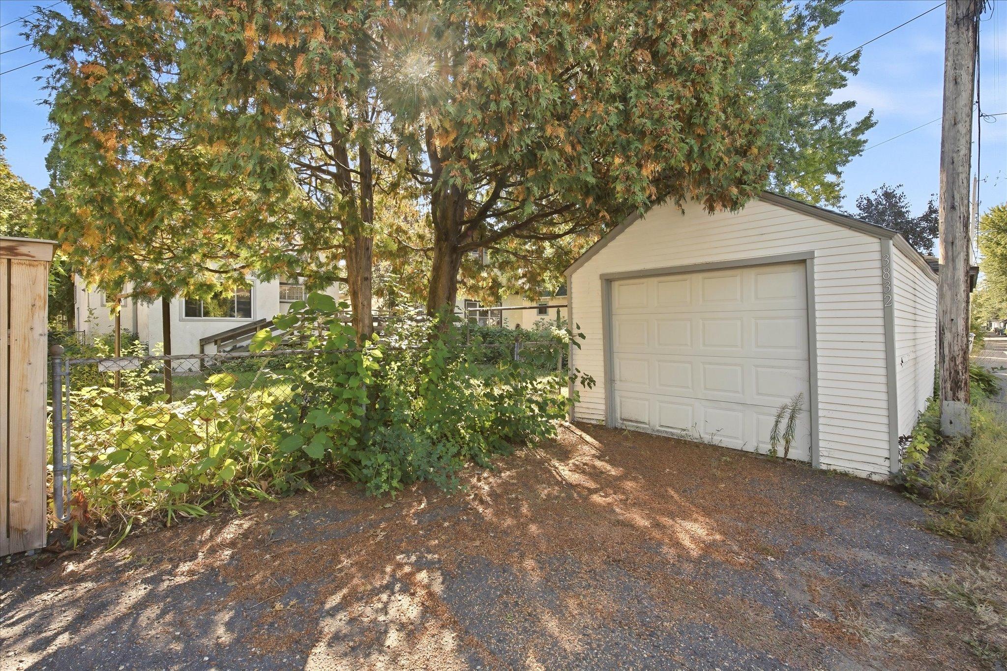 View of Residential at 3832 Garfield Avenue, Minneapolis MN 55409, Minneapolis (40 of 40) - Mike Wilen | Minnesota Team Real Estate