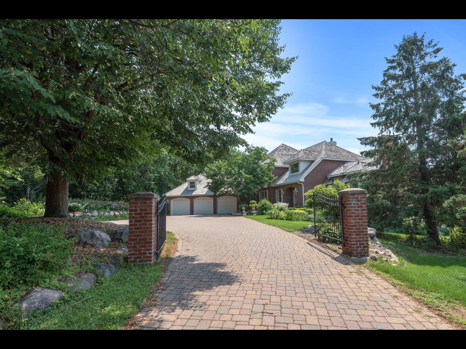 View of Residential at 7180 Kenmare Drive, Bloomington MN 55438, Bloomington (4 of 118) - Mike Wilen | Minnesota Team Real Estate