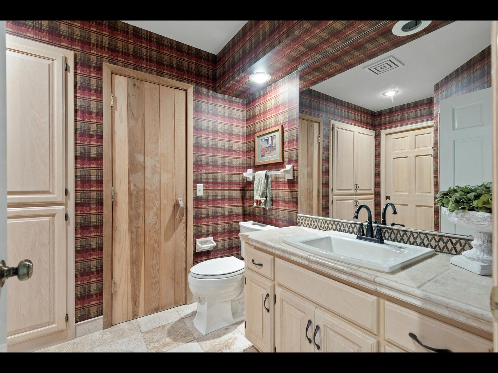 View of Residential at 7180 Kenmare Drive, Bloomington MN 55438, Bloomington (80 of 118) - Mike Wilen | Minnesota Team Real Estate