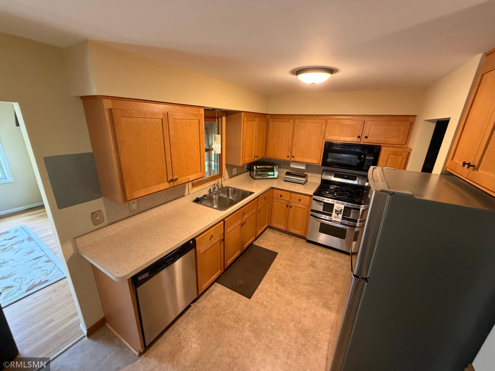 View of Residential at 16401 Temple Drive, Minnetonka MN 55345, Minnetonka (12 of 31) - Mike Wilen | Minnesota Team Real Estate