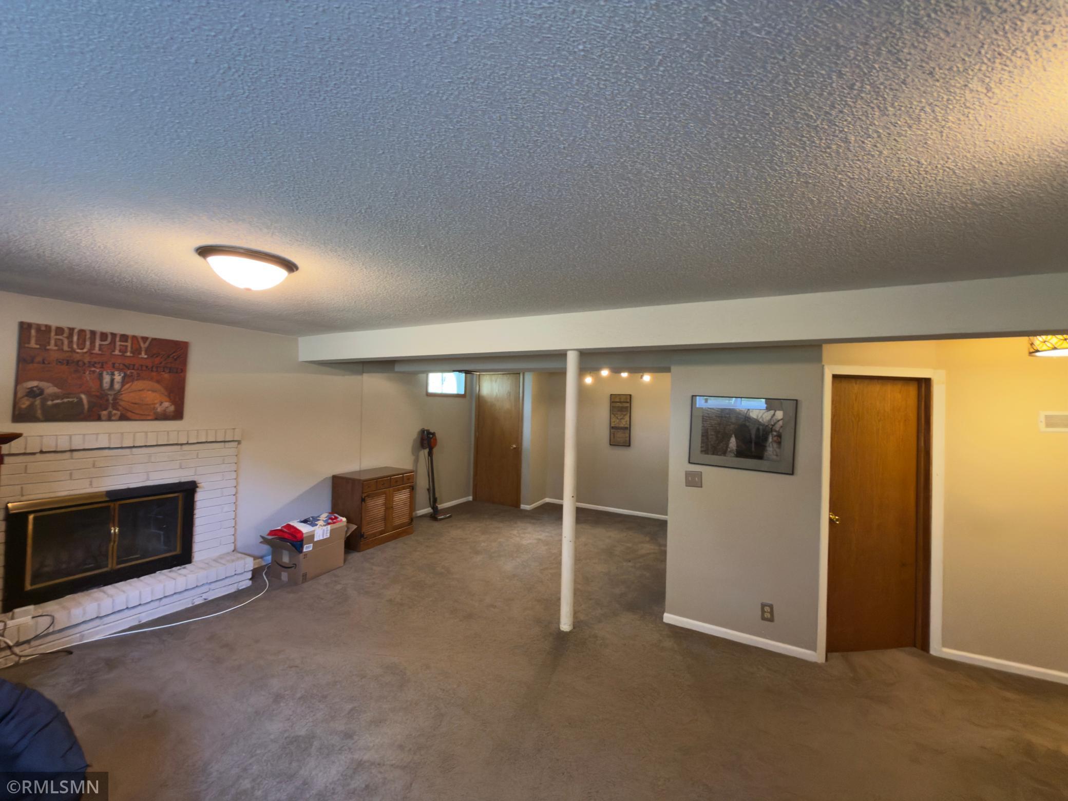 View of Residential at 16401 Temple Drive, Minnetonka MN 55345, Minnetonka (29 of 31) - Mike Wilen | Minnesota Team Real Estate