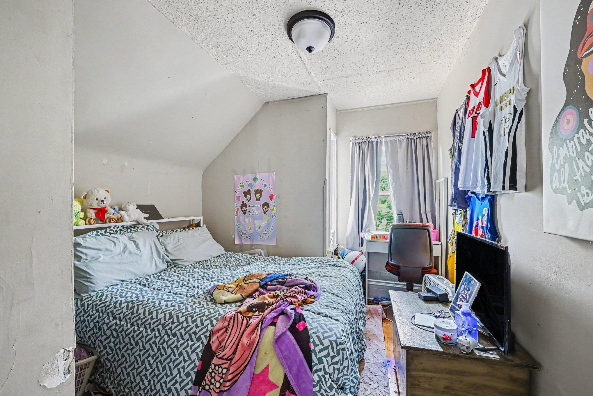 View of Residential Income at 2915 3rd Street, Minneapolis MN 55411, Minneapolis (19 of 26) - Mike Wilen | Minnesota Team Real Estate