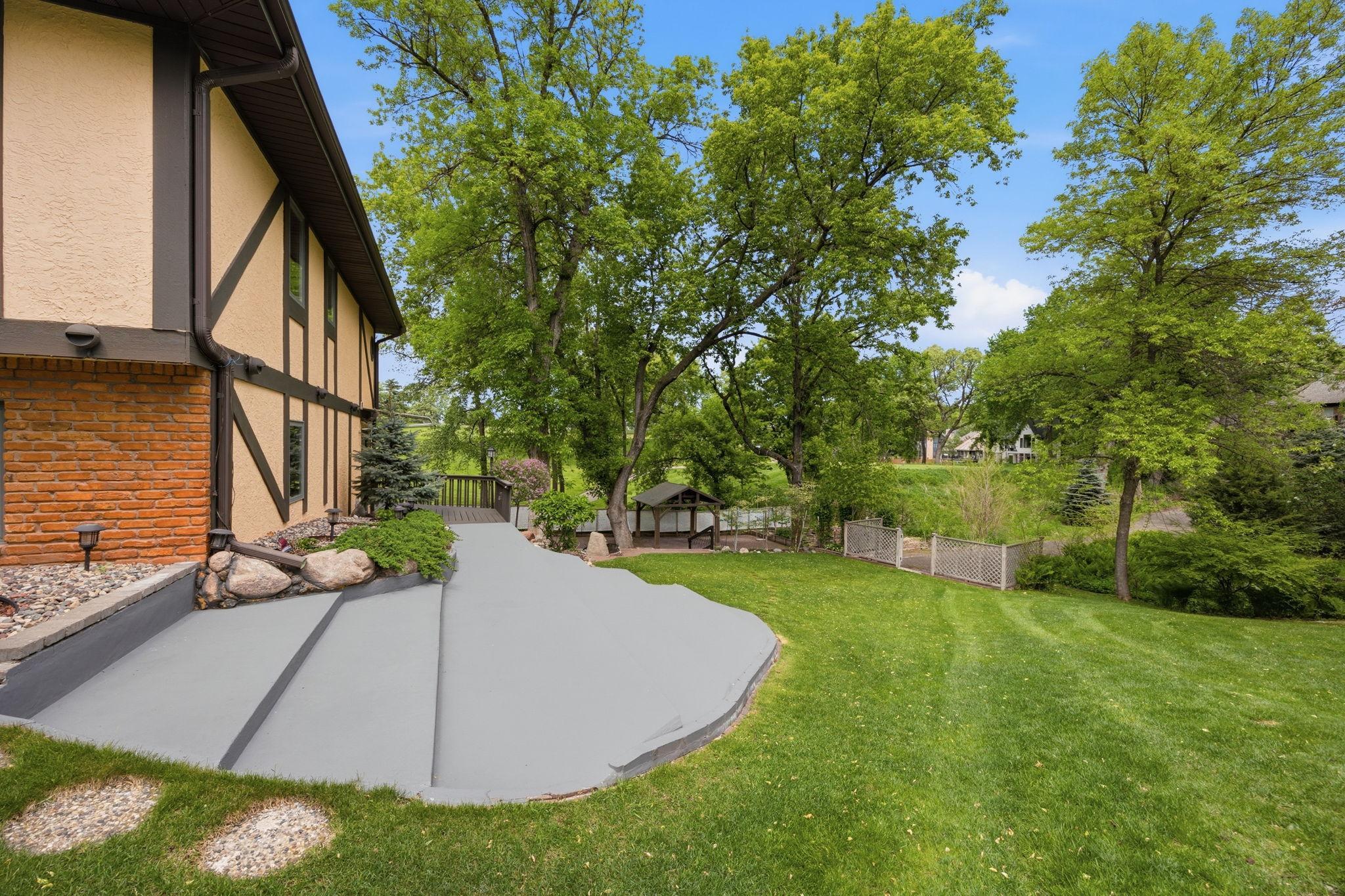 View of Residential at 5724 Auto Club Circle, Bloomington MN 55437, Bloomington (26 of 38) - Mike Wilen | Minnesota Team Real Estate