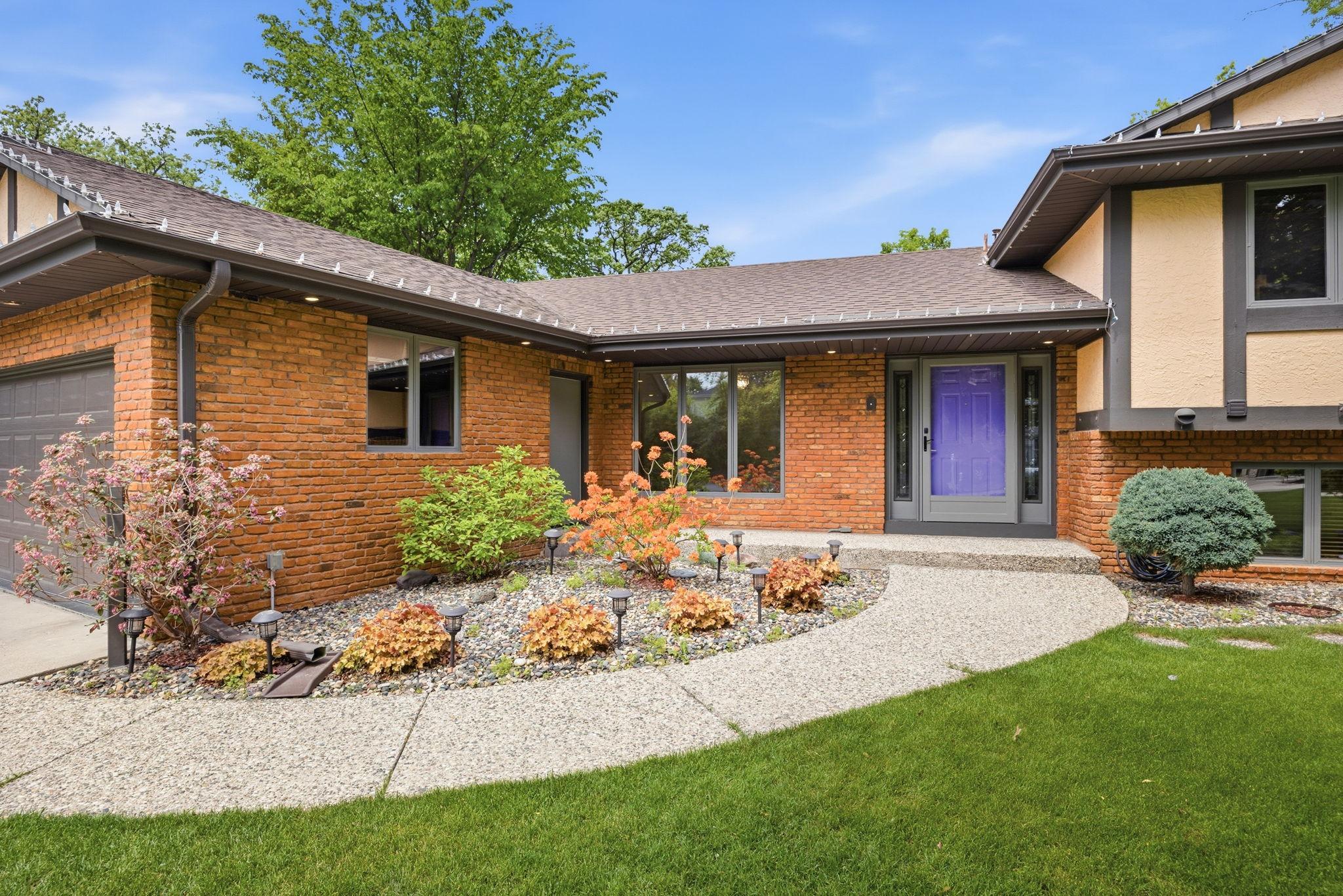 View of Residential at 5724 Auto Club Circle, Bloomington MN 55437, Bloomington (3 of 38) - Mike Wilen | Minnesota Team Real Estate