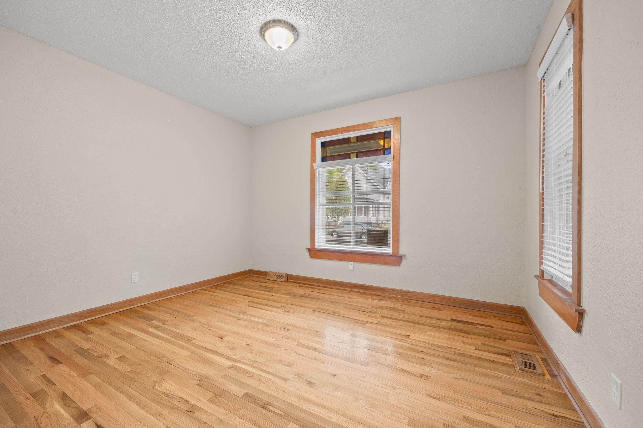 View of Residential at 2927 Girard Avenue, Minneapolis MN 55411, Minneapolis (8 of 23) - Mike Wilen | Minnesota Team Real Estate