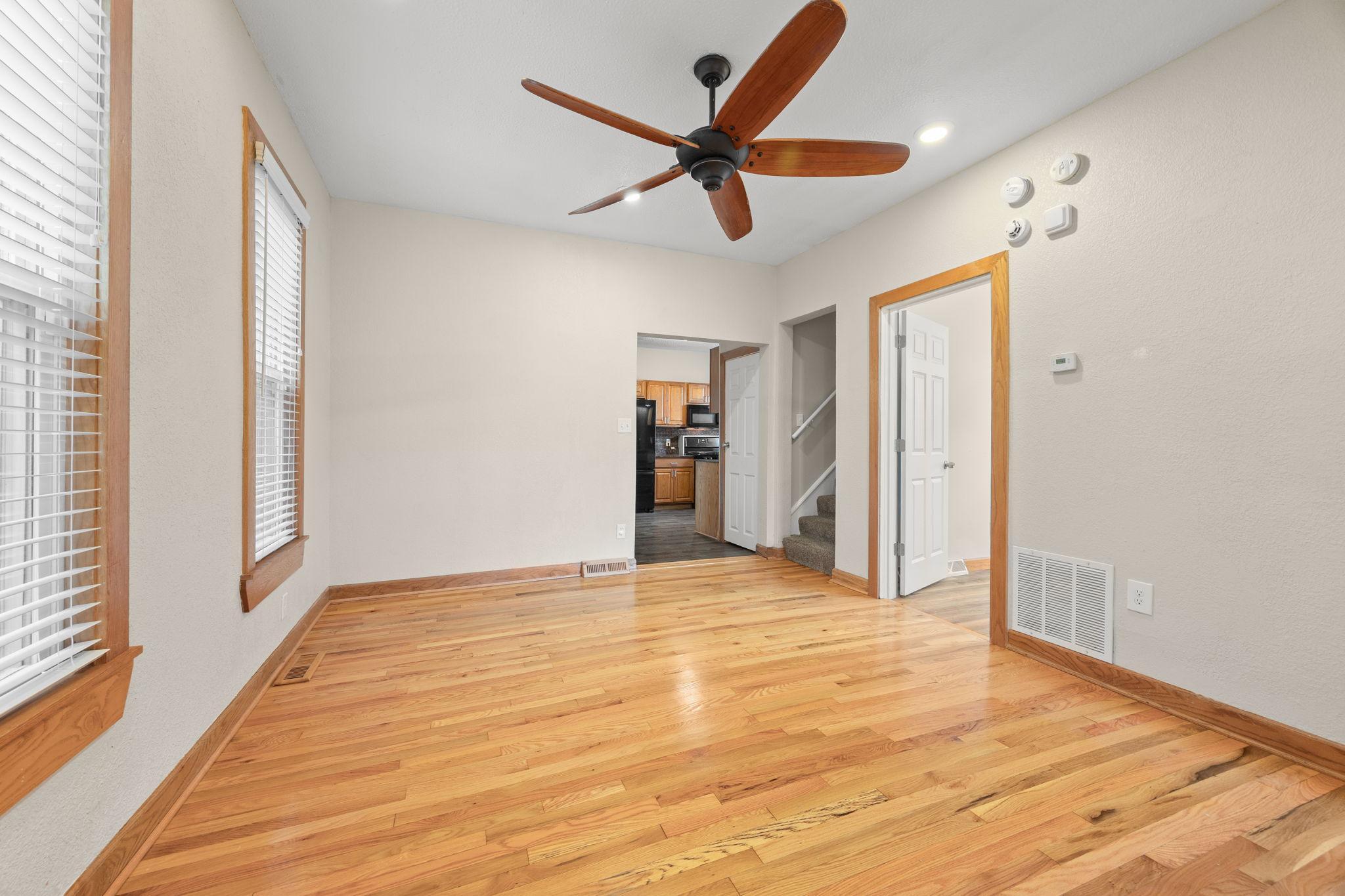 View of Residential at 2927 Girard Avenue, Minneapolis MN 55411, Minneapolis (5 of 23) - Mike Wilen | Minnesota Team Real Estate