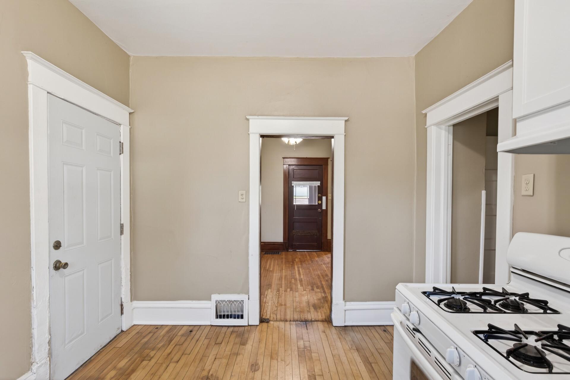 View of Residential at 1041 Magnolia Avenue, Saint Paul MN 55106, Saint Paul (17 of 26) - Mike Wilen | Minnesota Team Real Estate
