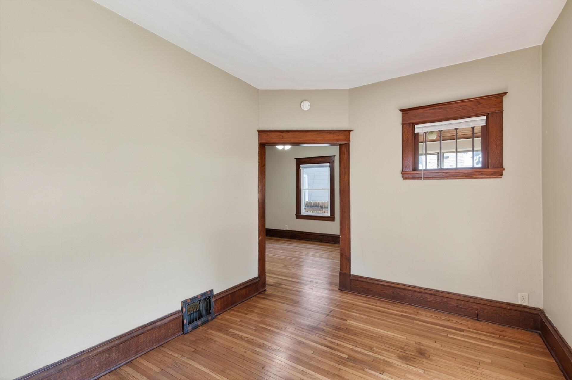 View of Residential at 1041 Magnolia Avenue, Saint Paul MN 55106, Saint Paul (12 of 26) - Mike Wilen | Minnesota Team Real Estate