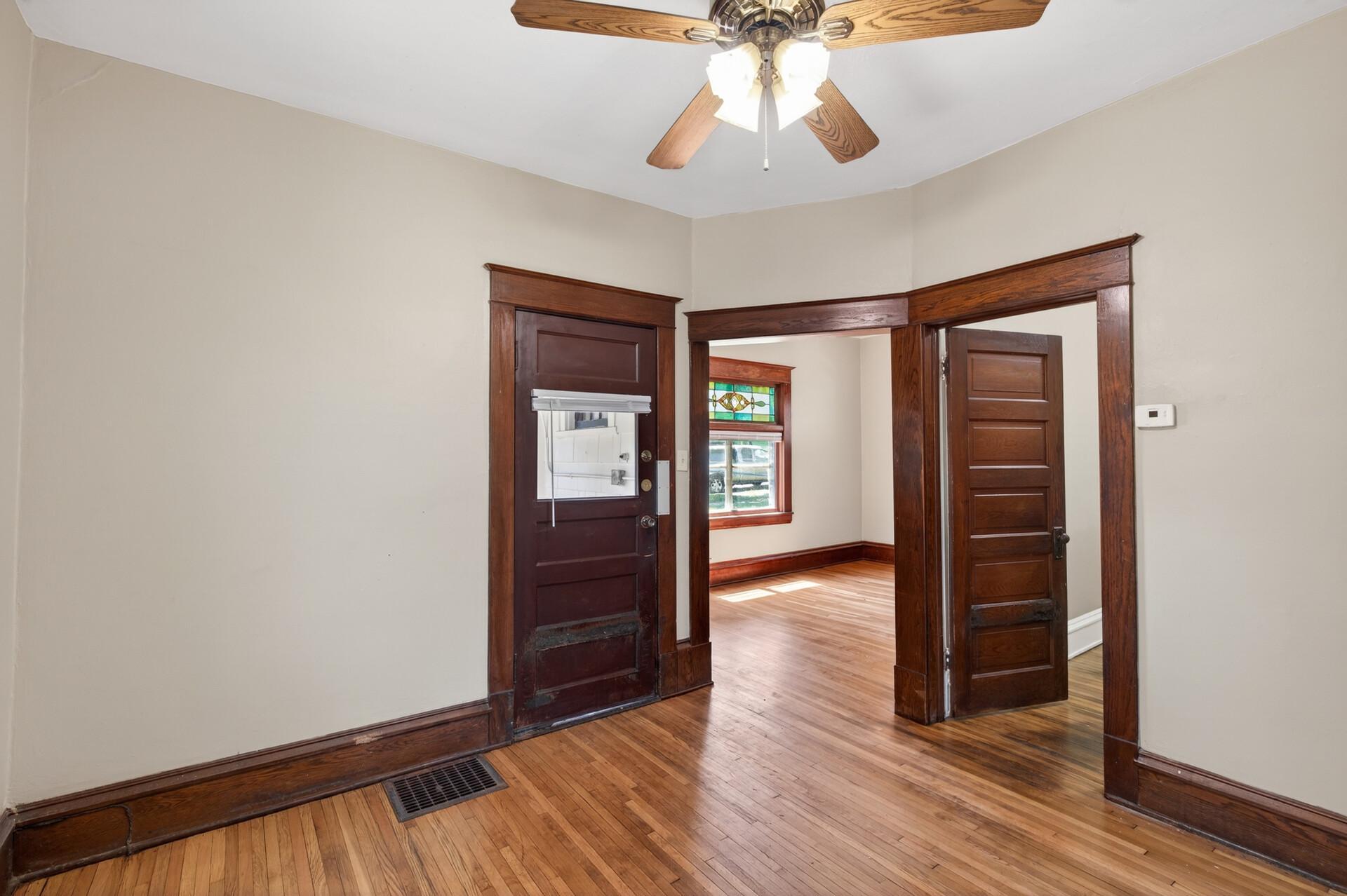 View of Residential at 1041 Magnolia Avenue, Saint Paul MN 55106, Saint Paul (10 of 26) - Mike Wilen | Minnesota Team Real Estate