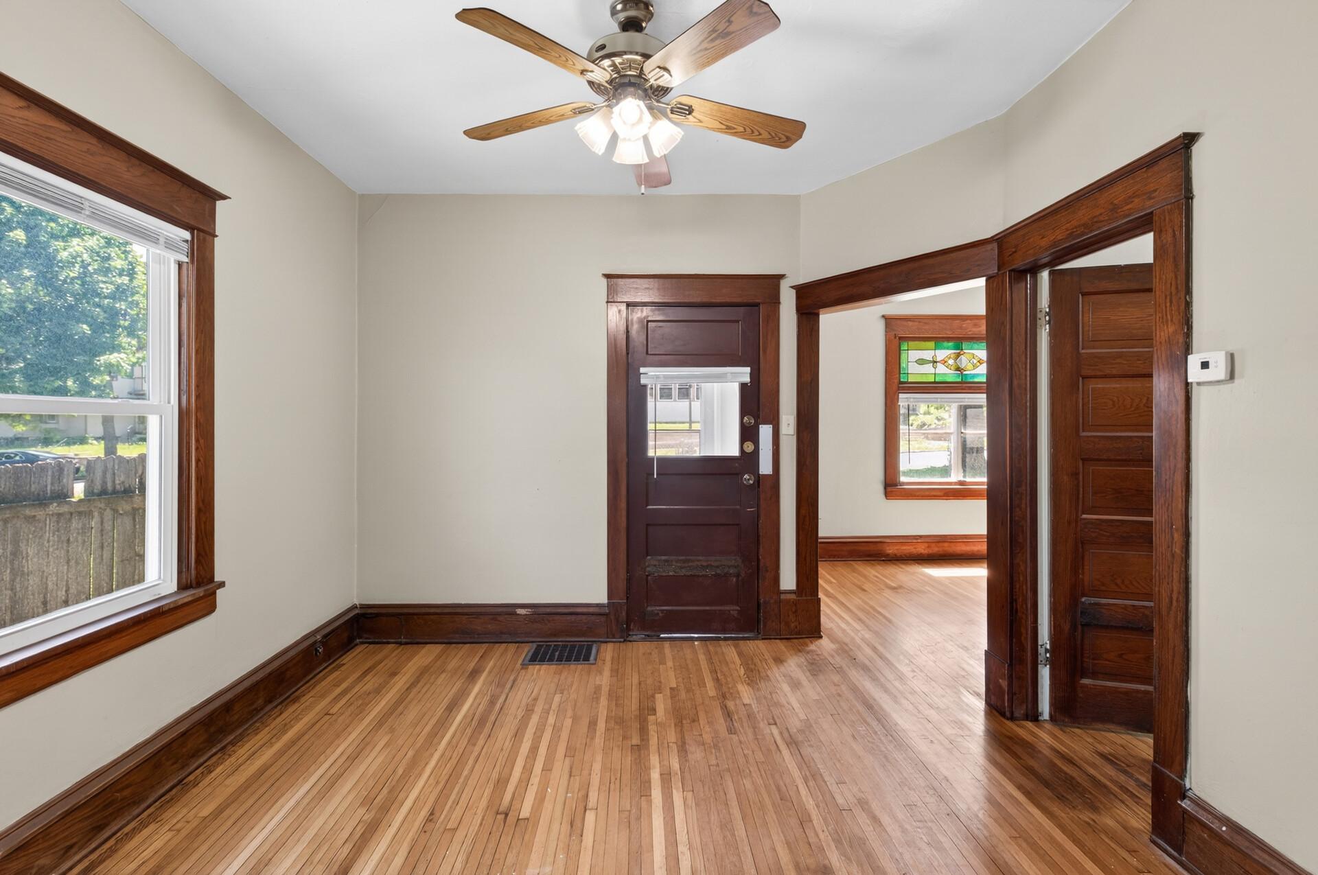 View of Residential at 1041 Magnolia Avenue, Saint Paul MN 55106, Saint Paul (8 of 26) - Mike Wilen | Minnesota Team Real Estate