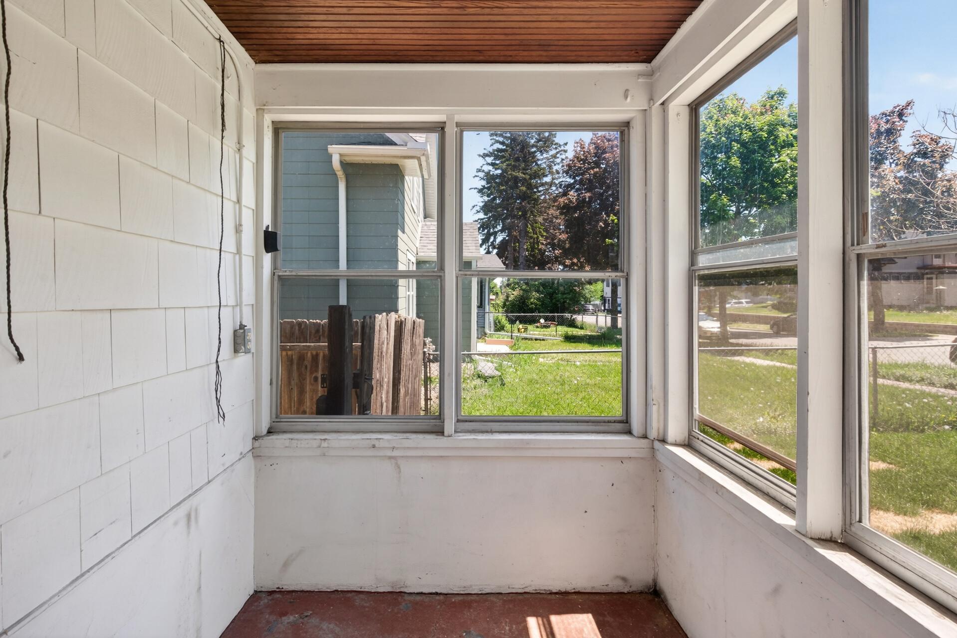 View of Residential at 1041 Magnolia Avenue, Saint Paul MN 55106, Saint Paul (6 of 26) - Mike Wilen | Minnesota Team Real Estate