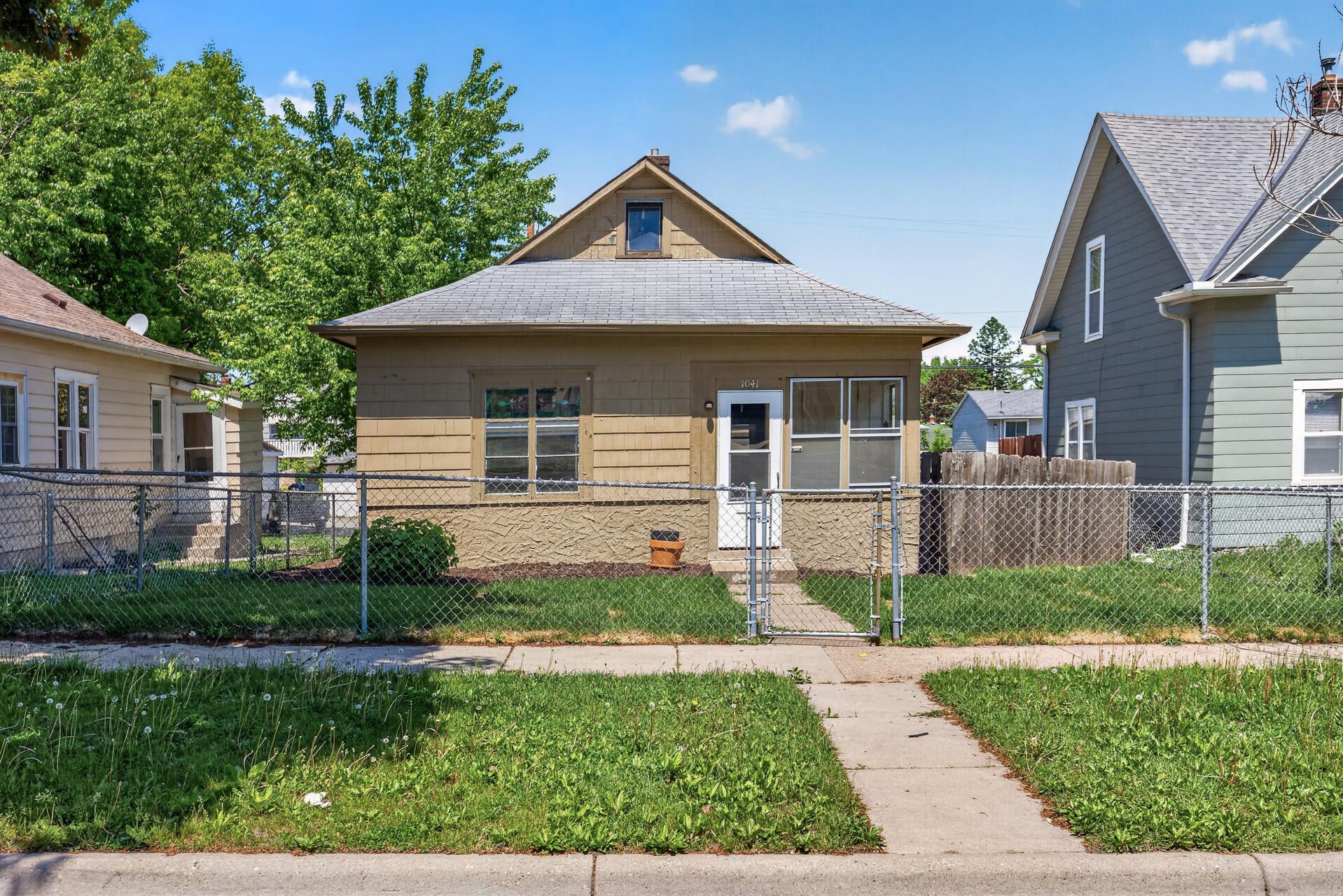 View of Residential at 1041 Magnolia Avenue, Saint Paul MN 55106, Saint Paul (2 of 26) - Mike Wilen | Minnesota Team Real Estate
