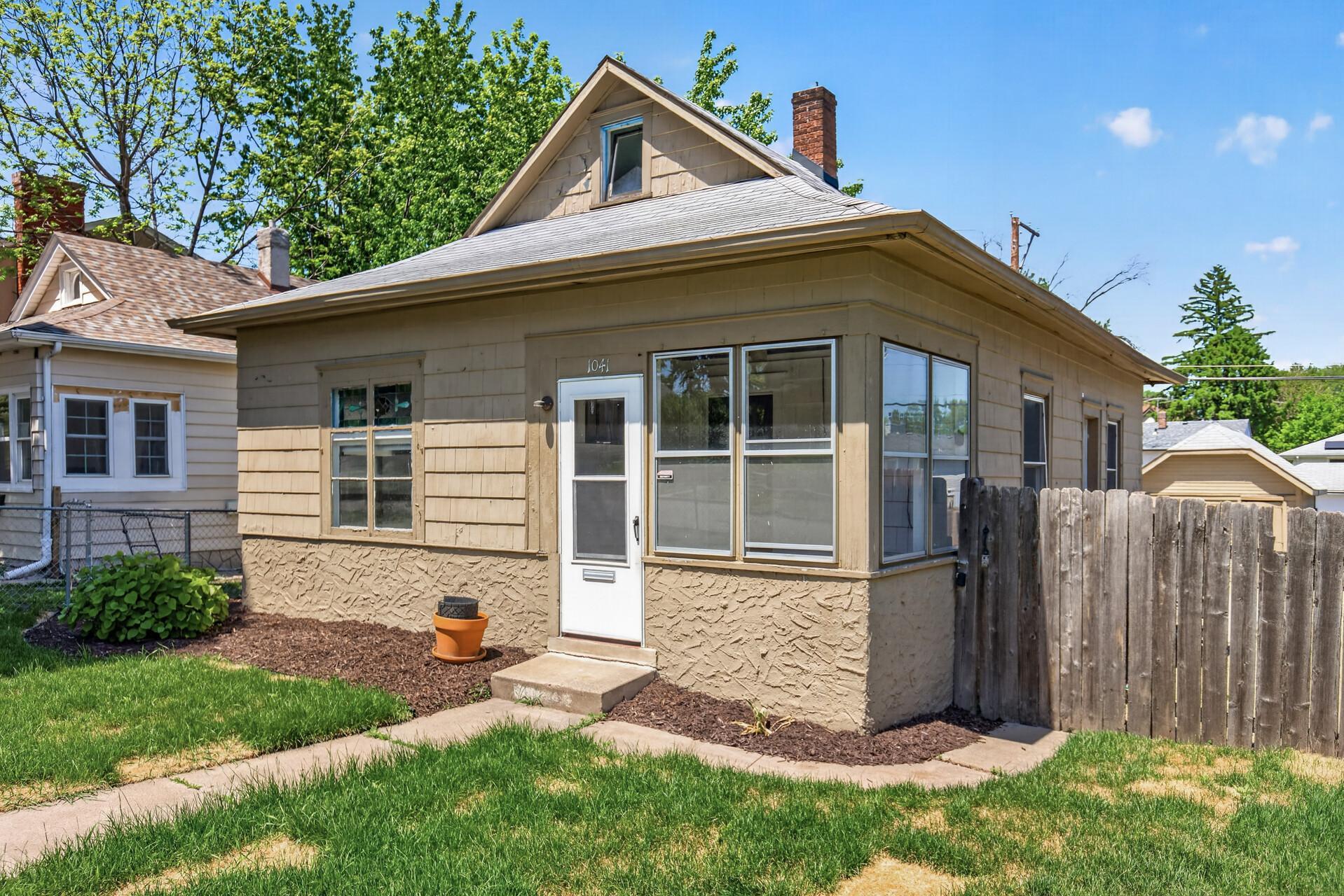 View of Single Family at 1041 Magnolia Avenue, Saint Paul - Mike Wilen | Minnesota Team Real Estate