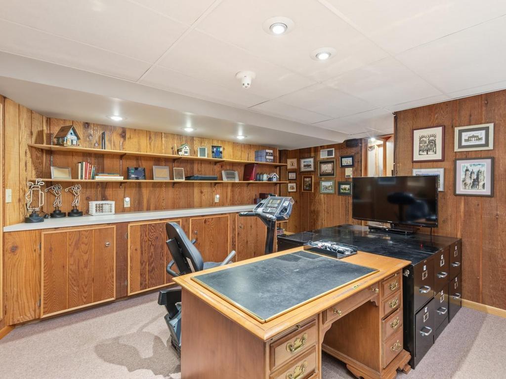 View of Residential at 8127 Pennsylvania Circle, Bloomington MN 55438, Bloomington (29 of 40) - Mike Wilen | Minnesota Team Real Estate