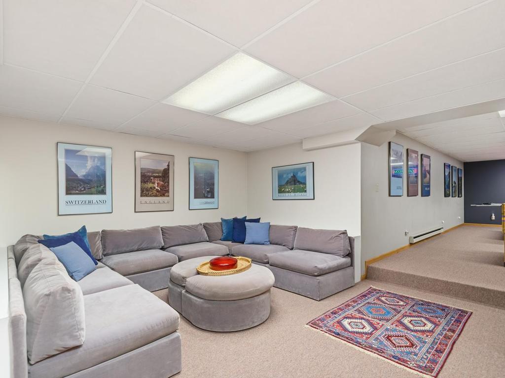 View of Residential at 8127 Pennsylvania Circle, Bloomington MN 55438, Bloomington (23 of 40) - Mike Wilen | Minnesota Team Real Estate