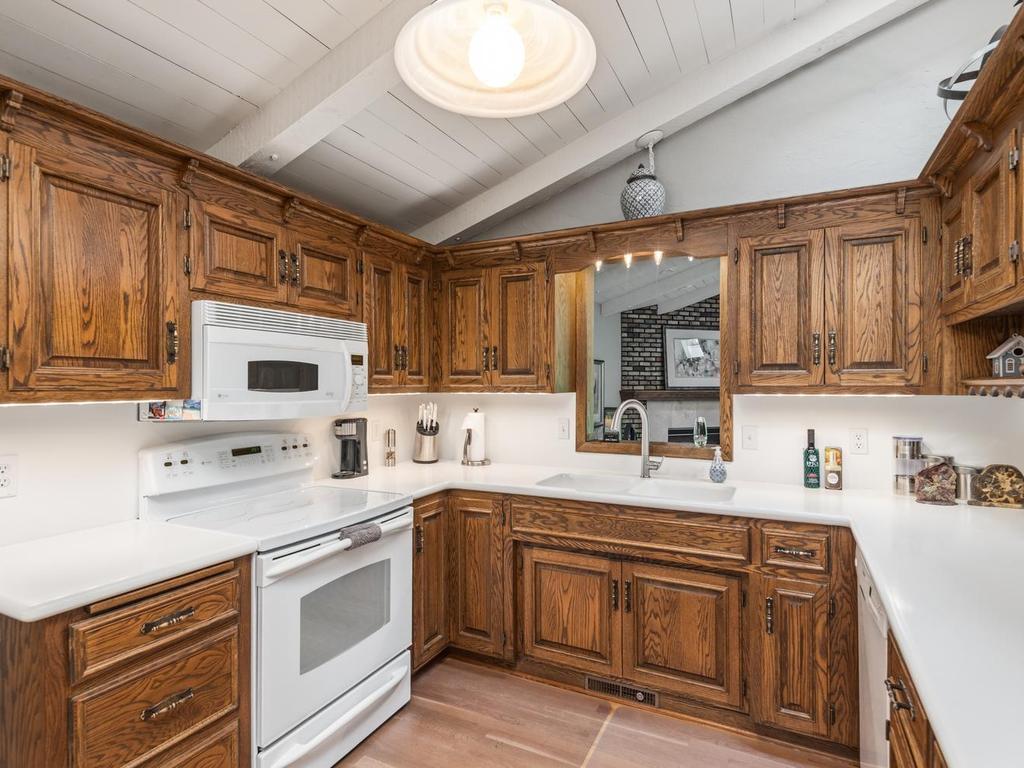 View of Residential at 8127 Pennsylvania Circle, Bloomington MN 55438, Bloomington (7 of 40) - Mike Wilen | Minnesota Team Real Estate