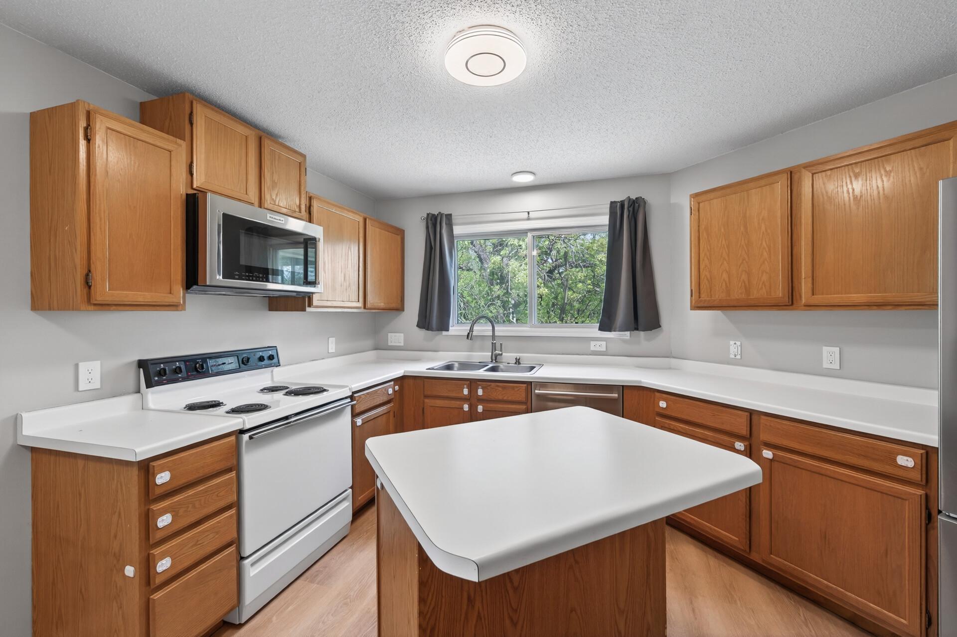 View of Residential at 2494 Wilshire Court, Mendota Heights MN 55120, Mendota Heights (9 of 22) - Mike Wilen | Minnesota Team Real Estate