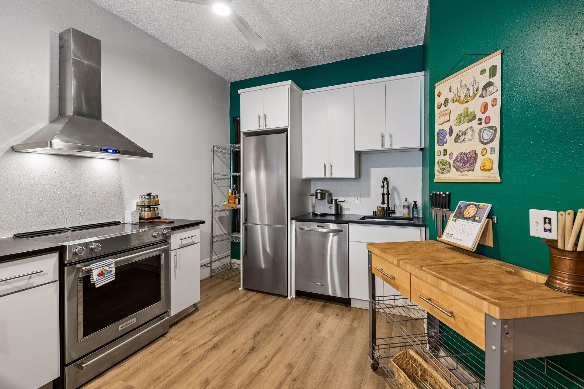 View of Residential at 601 9th Street #1, Minneapolis MN 55404, Minneapolis (6 of 19) - Mike Wilen | Minnesota Team Real Estate