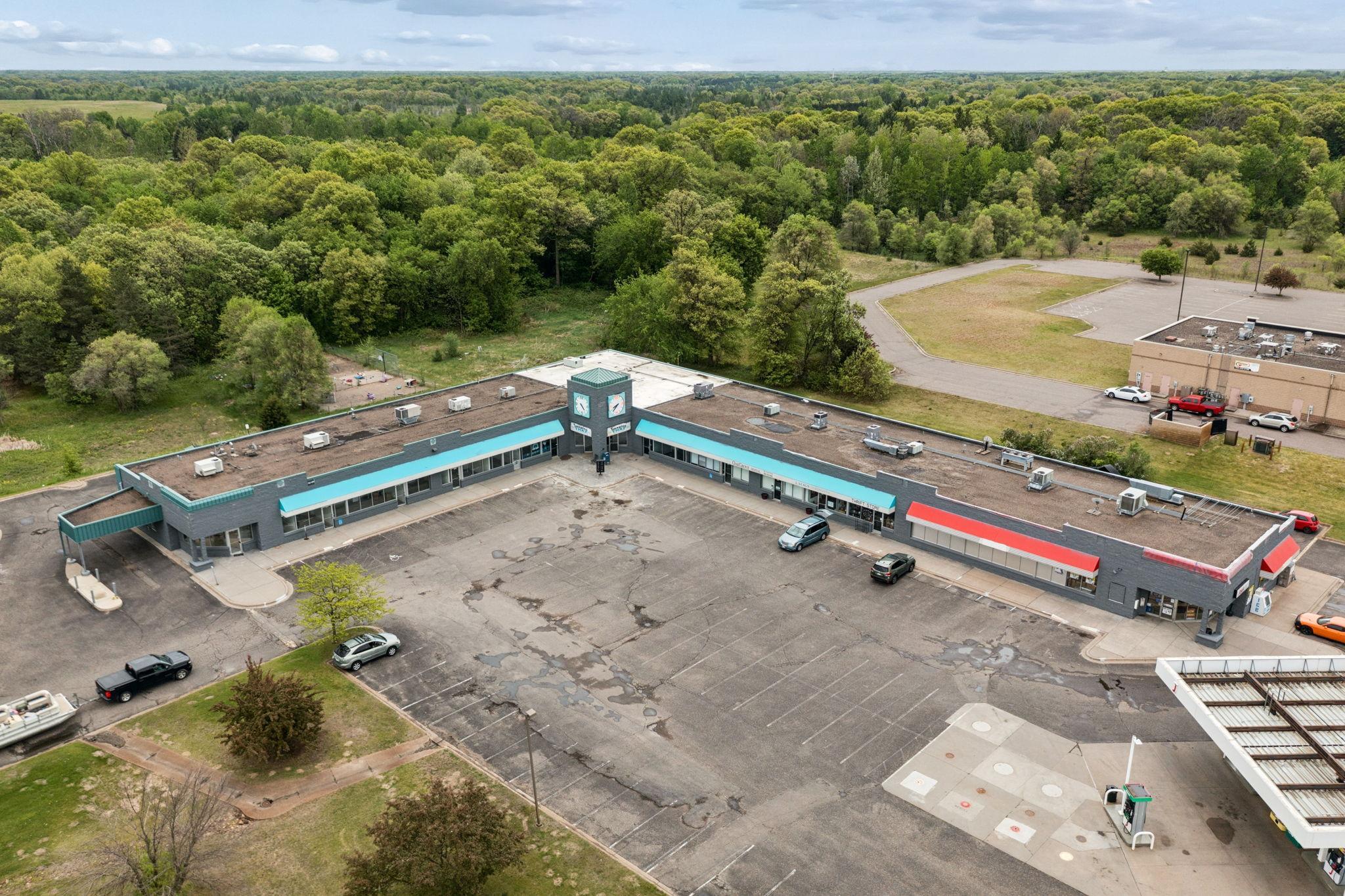 View of Commercial Sale at 3166 Viking Boulevard, Oak Grove MN 55011, Oak Grove (3 of 21) - Mike Wilen | Minnesota Team Real Estate