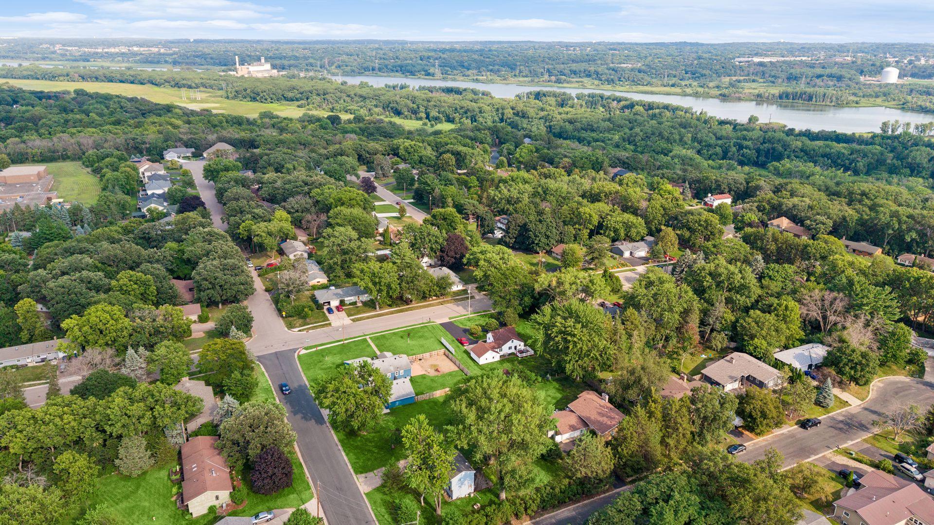 View of Residential at 6 Mission Lane, Bloomington MN 55420, Bloomington (56 of 95) - Mike Wilen | Minnesota Team Real Estate