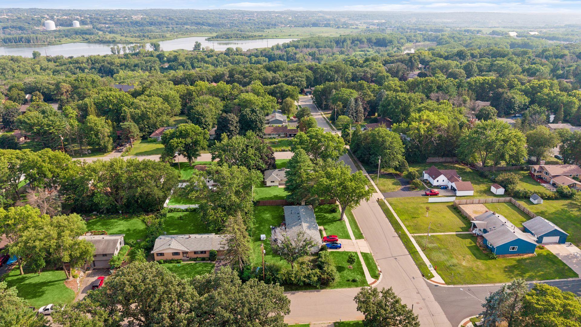 View of Residential at 6 Mission Lane, Bloomington MN 55420, Bloomington (55 of 95) - Mike Wilen | Minnesota Team Real Estate