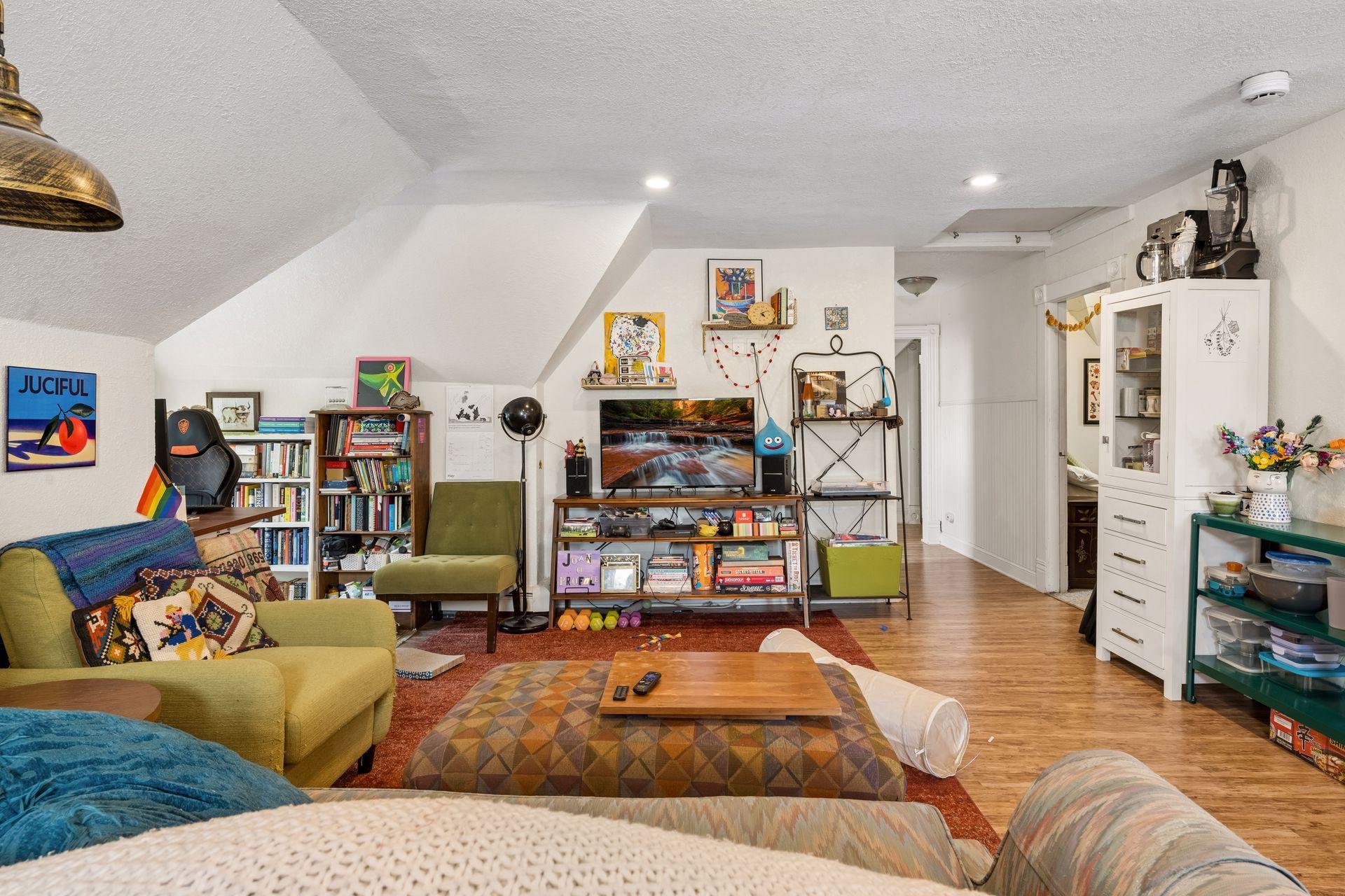 View of Residential Income at 2700 Pillsbury Avenue, Minneapolis MN 55408, Minneapolis (31 of 58) - Mike Wilen | Minnesota Team Real Estate