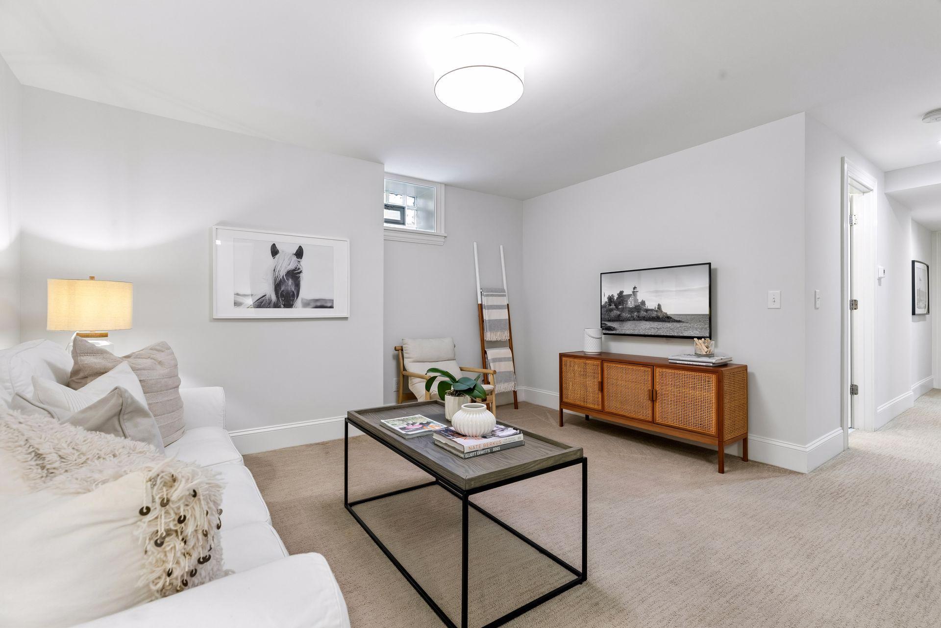 View of Residential Income at 2441 Dupont Avenue, Minneapolis MN 55405, Minneapolis (18 of 45) - Mike Wilen | Minnesota Team Real Estate