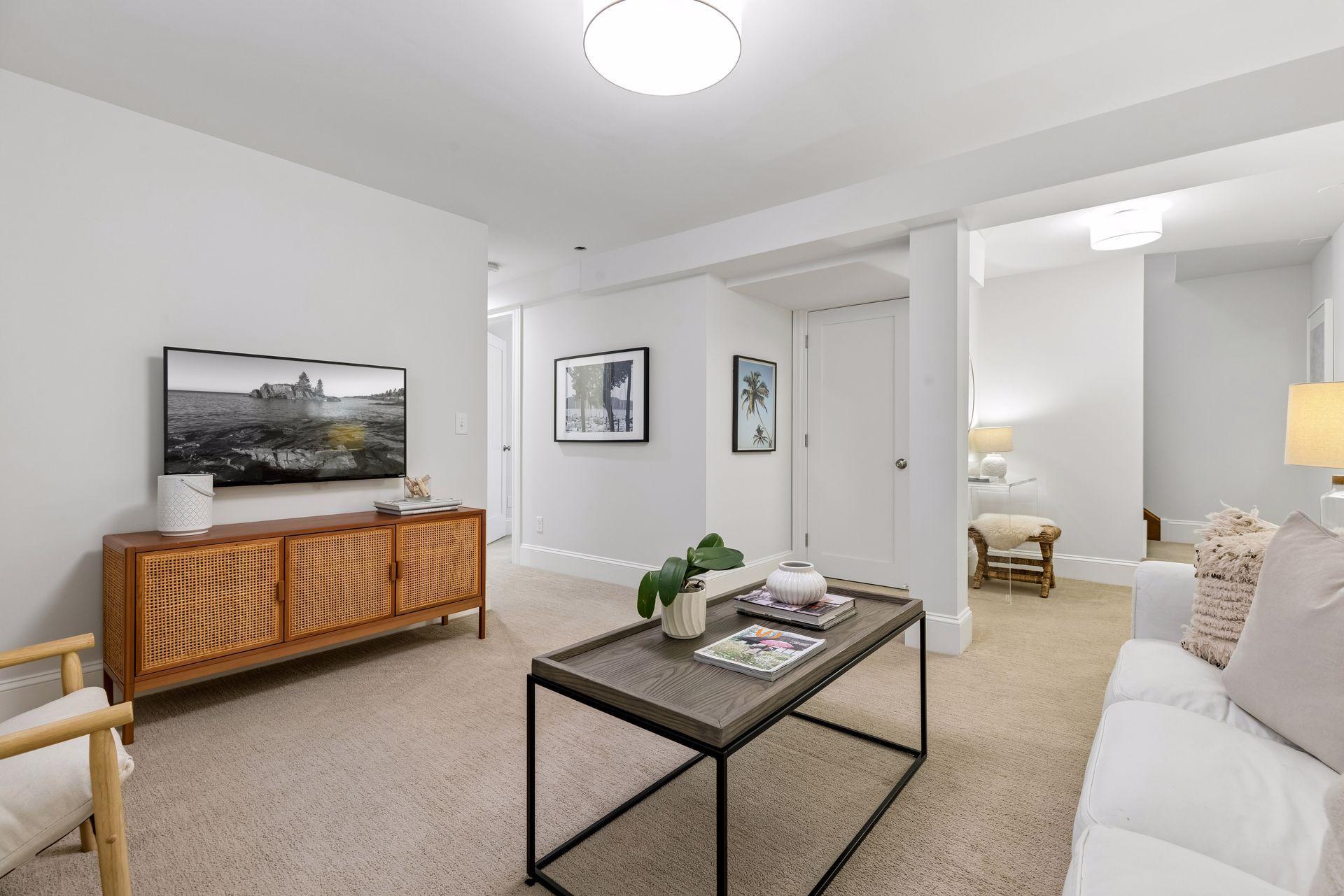 View of Residential Income at 2441 Dupont Avenue, Minneapolis MN 55405, Minneapolis (19 of 45) - Mike Wilen | Minnesota Team Real Estate