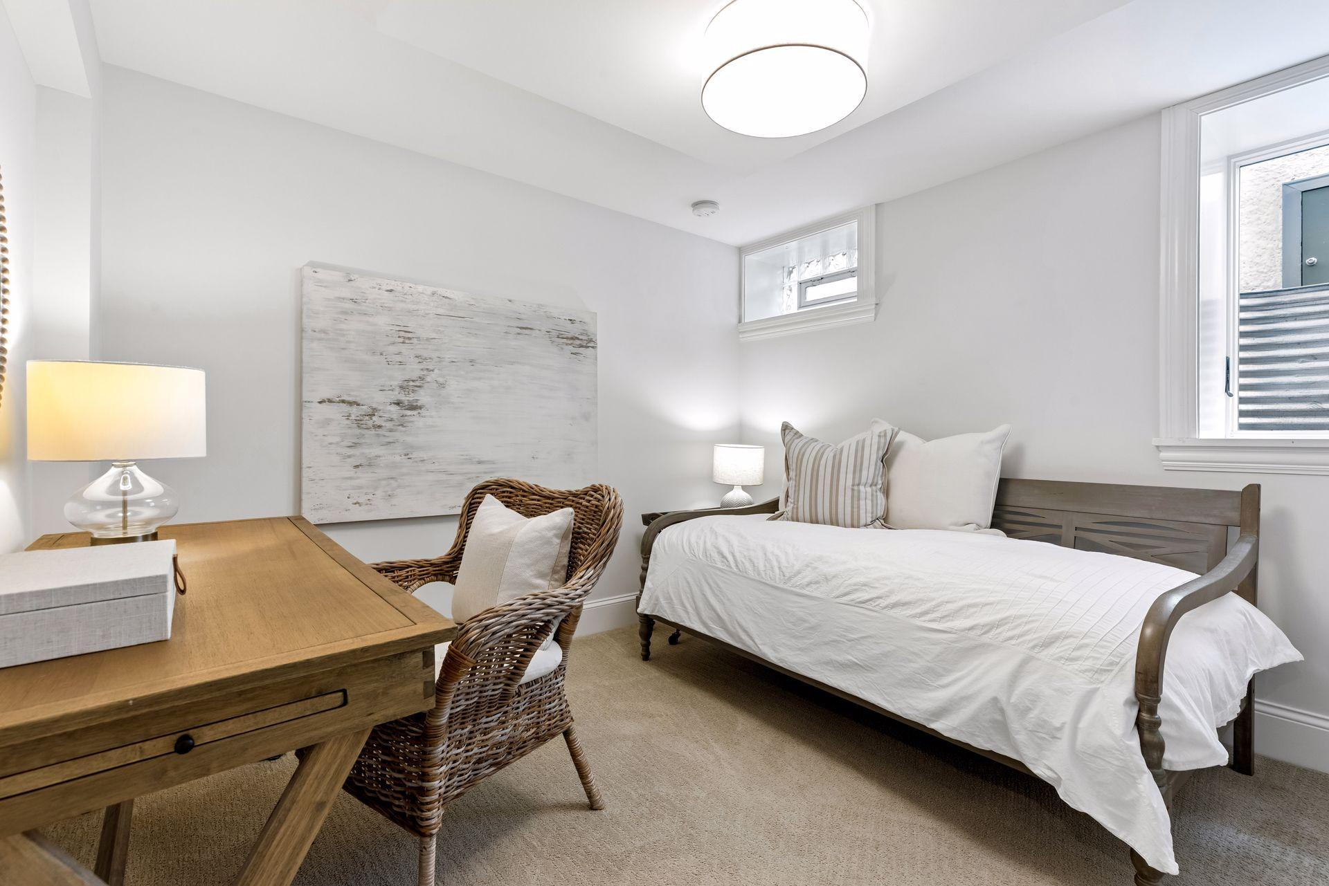 View of Residential Income at 2441 Dupont Avenue, Minneapolis MN 55405, Minneapolis (22 of 45) - Mike Wilen | Minnesota Team Real Estate