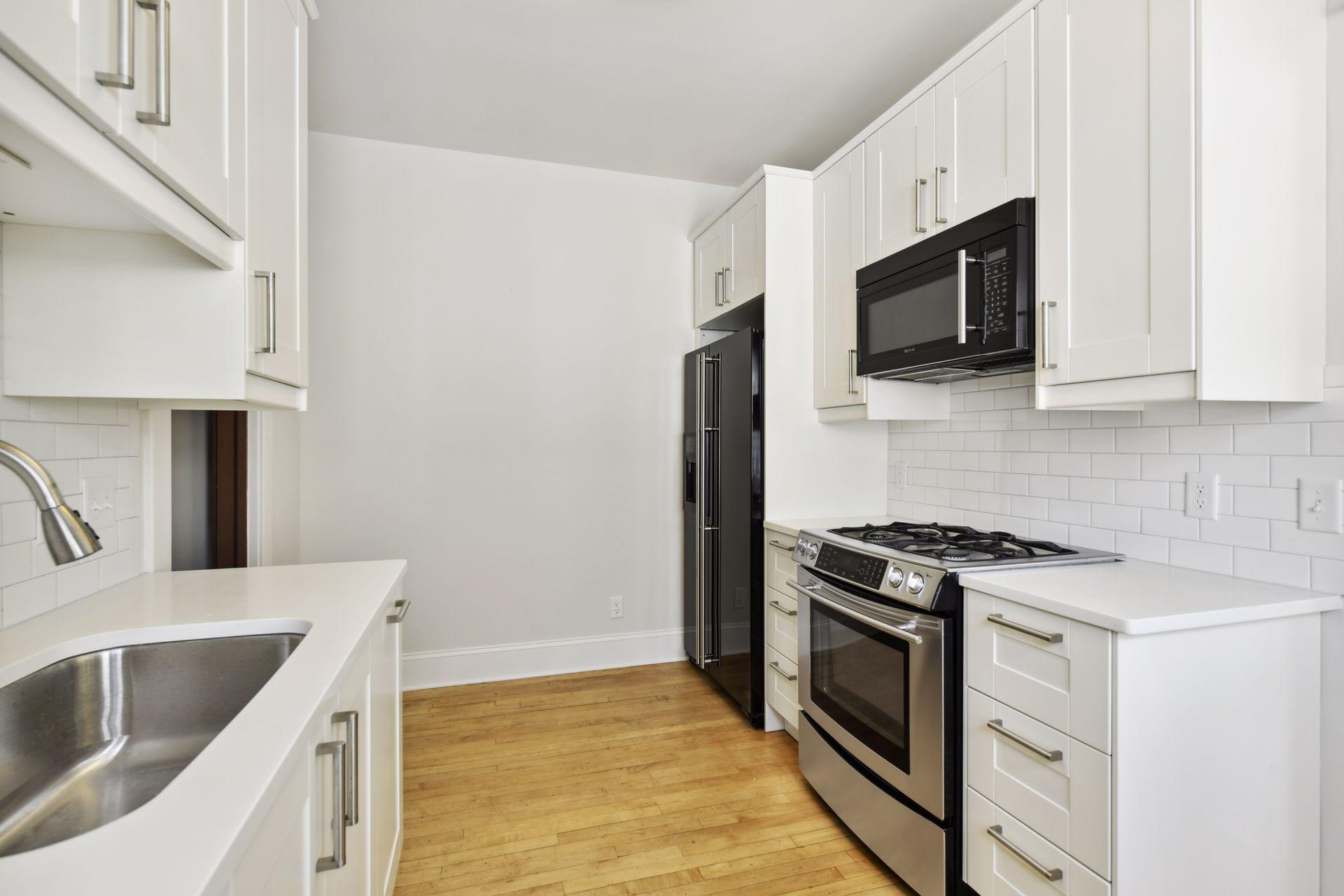 View of Residential Income at 2441 Dupont Avenue, Minneapolis MN 55405, Minneapolis (30 of 45) - Mike Wilen | Minnesota Team Real Estate