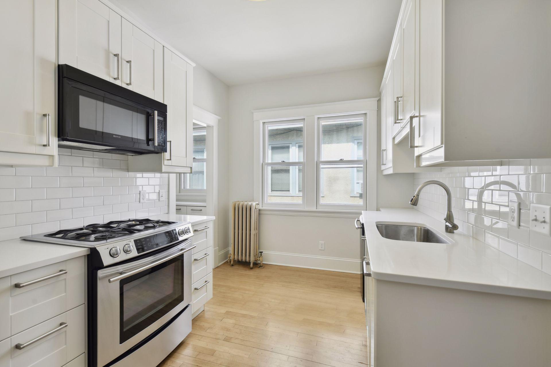 View of Residential Income at 2441 Dupont Avenue, Minneapolis MN 55405, Minneapolis (31 of 45) - Mike Wilen | Minnesota Team Real Estate