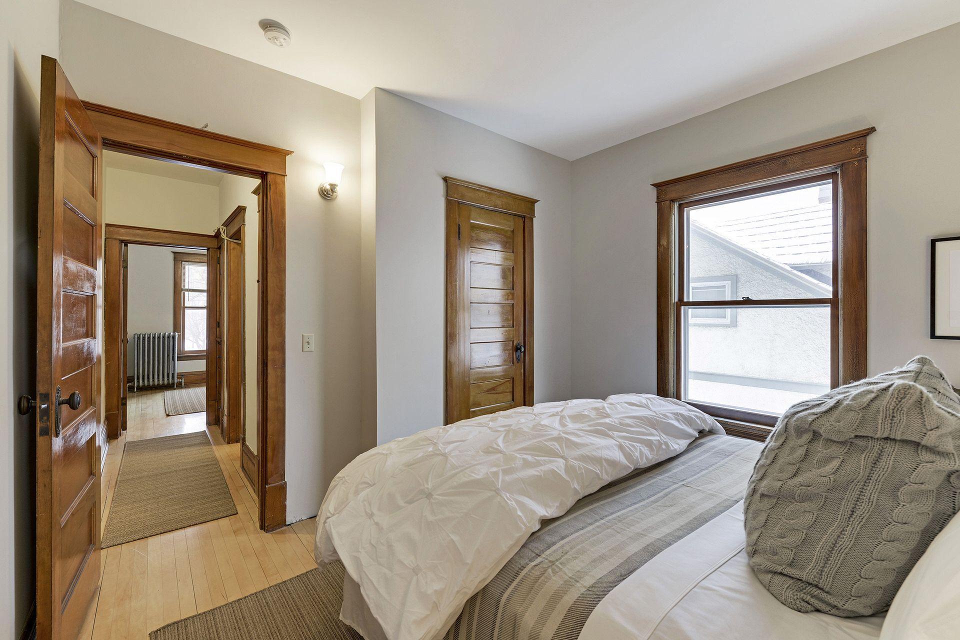 View of Residential Income at 2441 Dupont Avenue, Minneapolis MN 55405, Minneapolis (33 of 45) - Mike Wilen | Minnesota Team Real Estate