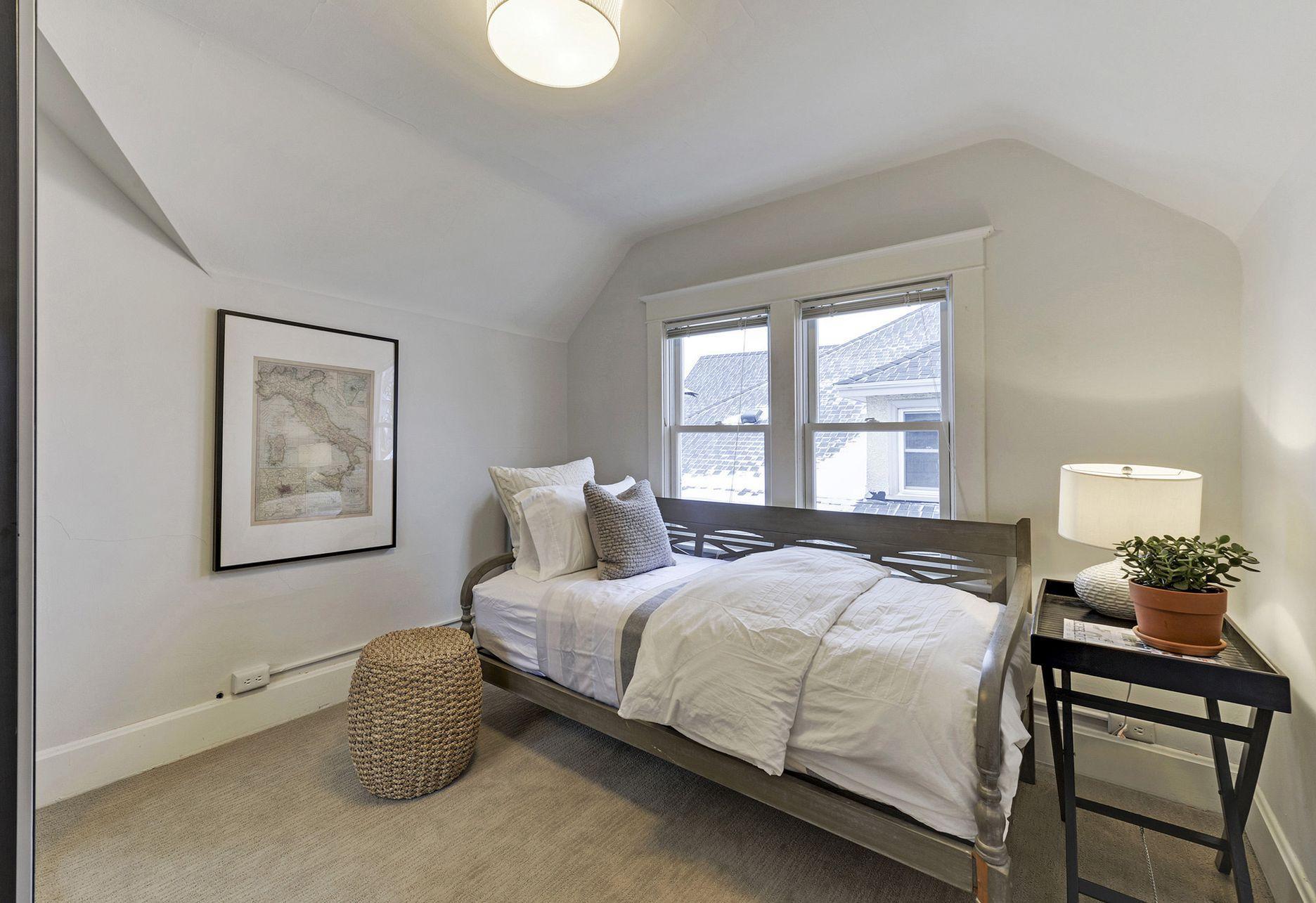 View of Residential Income at 2441 Dupont Avenue, Minneapolis MN 55405, Minneapolis (40 of 45) - Mike Wilen | Minnesota Team Real Estate