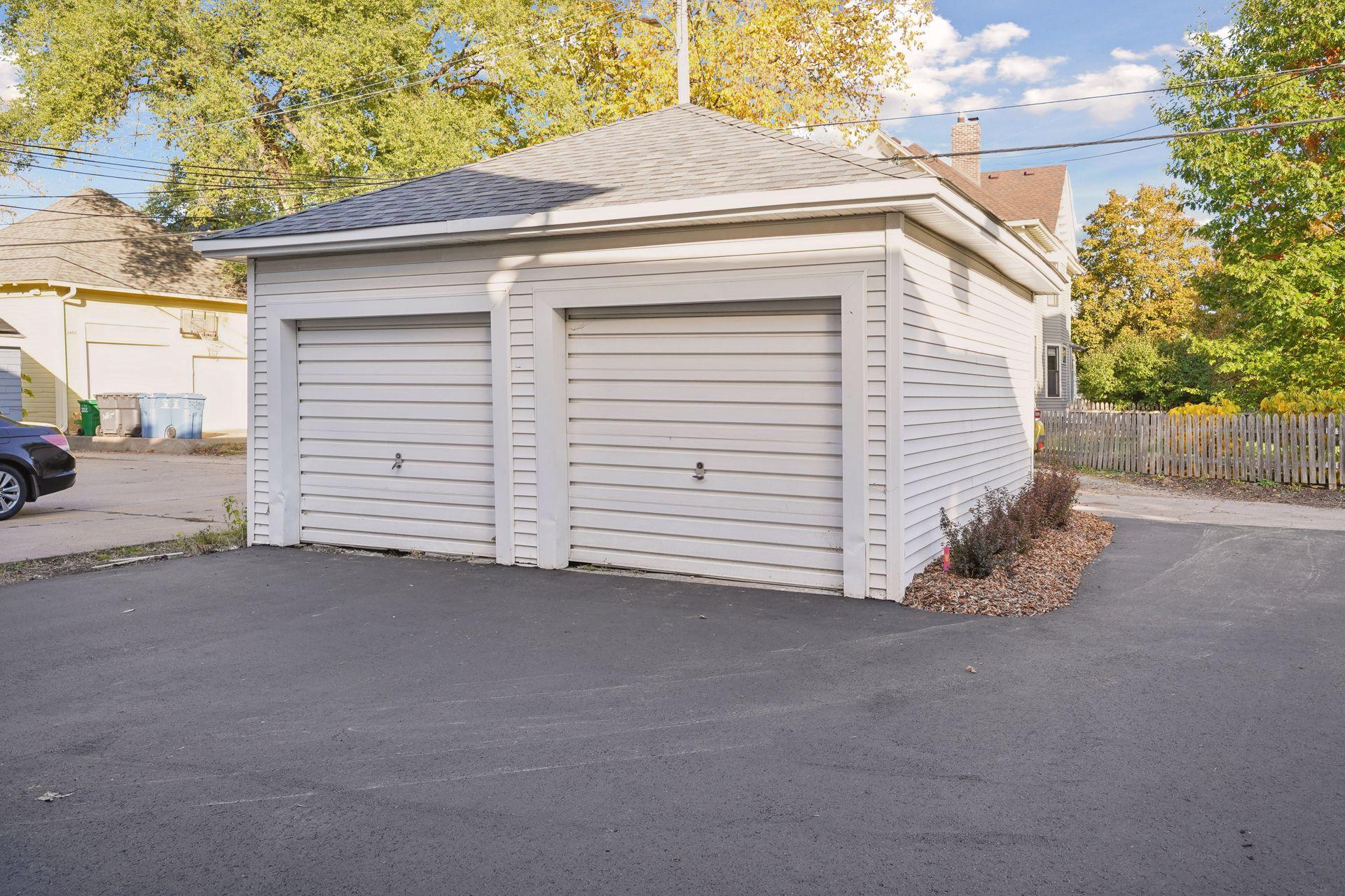 View of Residential Income at 2441 Dupont Avenue, Minneapolis MN 55405, Minneapolis (45 of 45) - Mike Wilen | Minnesota Team Real Estate