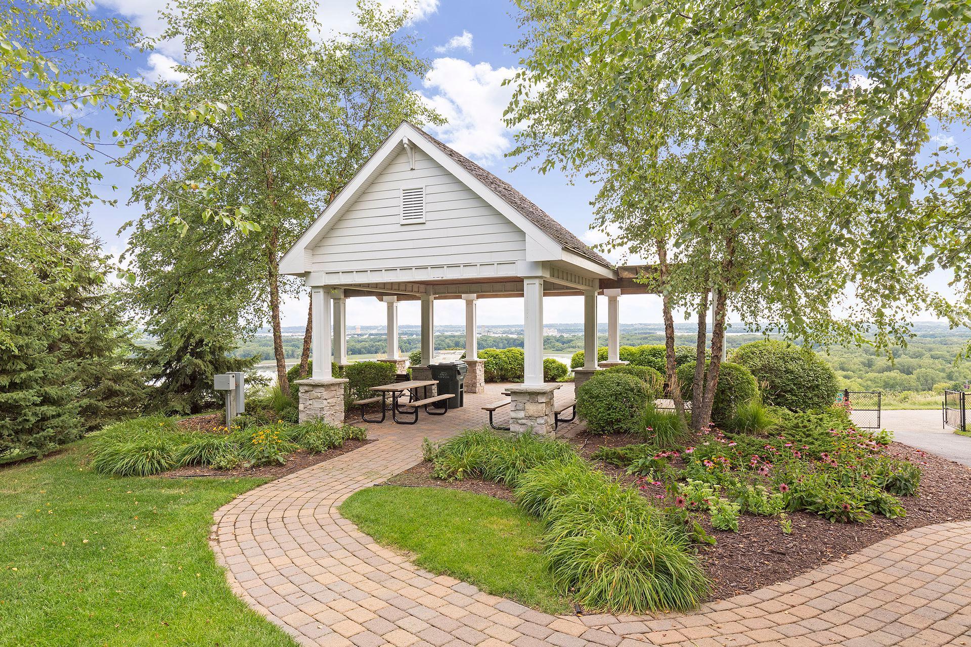 View of Residential at 15549 Lilac Drive, Eden Prairie MN 55347, Eden Prairie (37 of 40) - Mike Wilen | Minnesota Team Real Estate