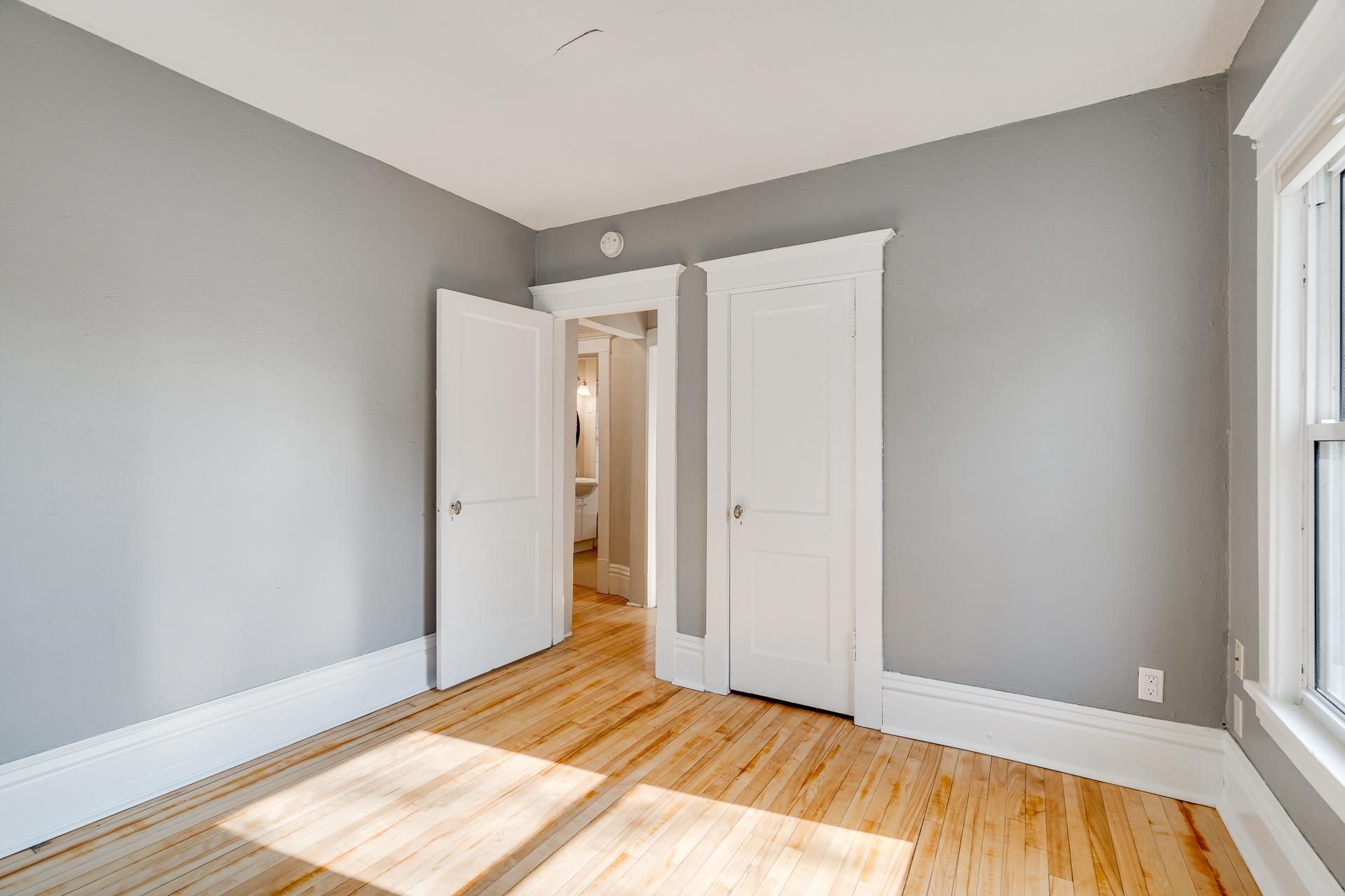 View of Residential Income at 2305 Garfield Avenue, Minneapolis MN 55405, Minneapolis (27 of 52) - Mike Wilen | Minnesota Team Real Estate