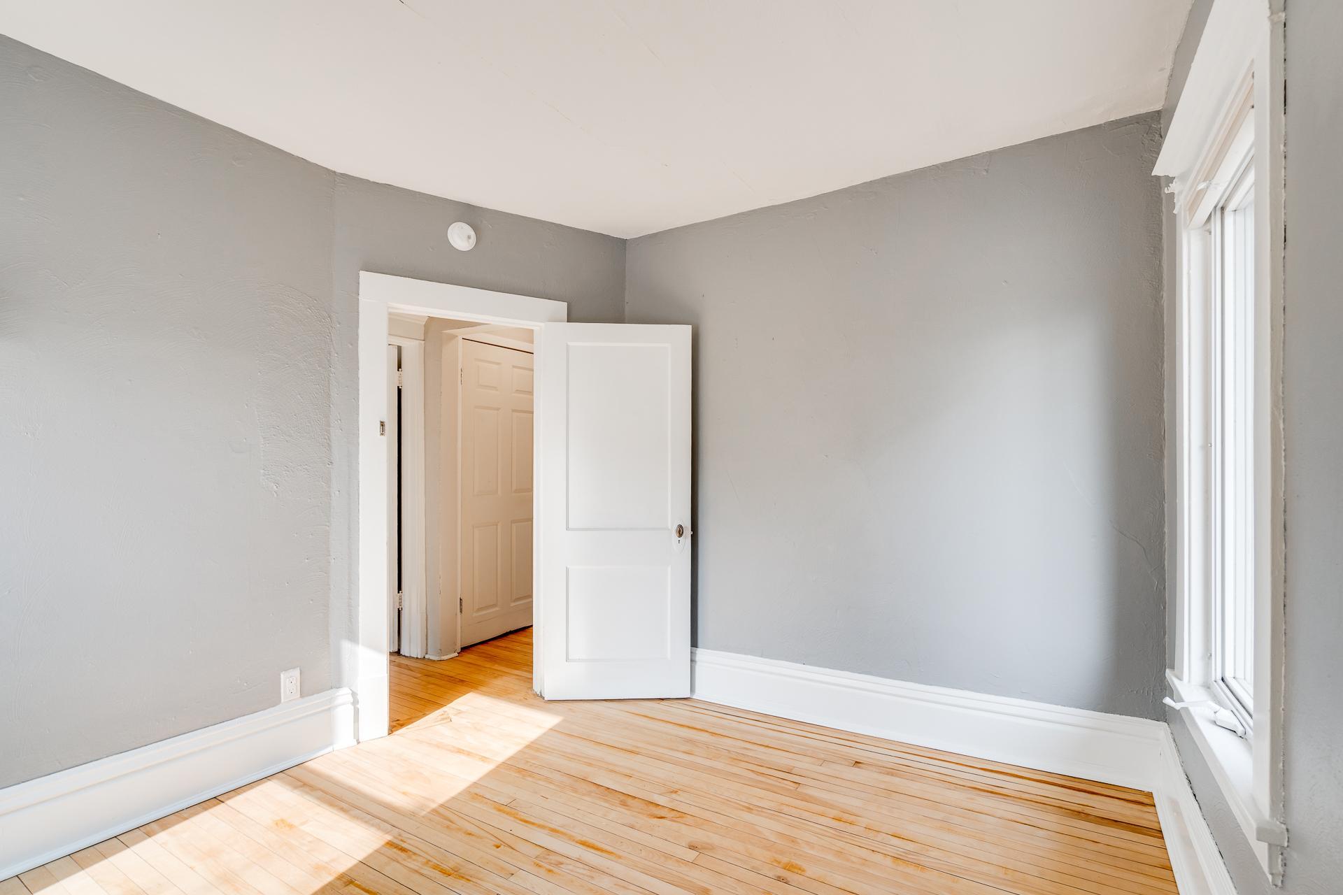 View of Residential Income at 2305 Garfield Avenue, Minneapolis MN 55405, Minneapolis (29 of 52) - Mike Wilen | Minnesota Team Real Estate