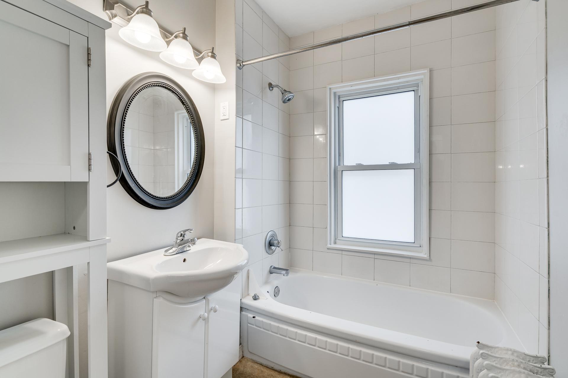 View of Residential Income at 2305 Garfield Avenue, Minneapolis MN 55405, Minneapolis (31 of 52) - Mike Wilen | Minnesota Team Real Estate
