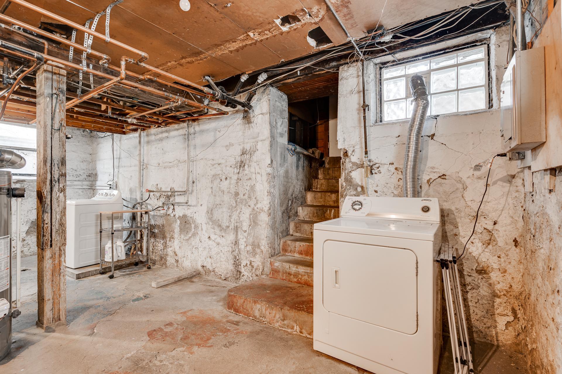 View of Residential Income at 2305 Garfield Avenue, Minneapolis MN 55405, Minneapolis (36 of 52) - Mike Wilen | Minnesota Team Real Estate