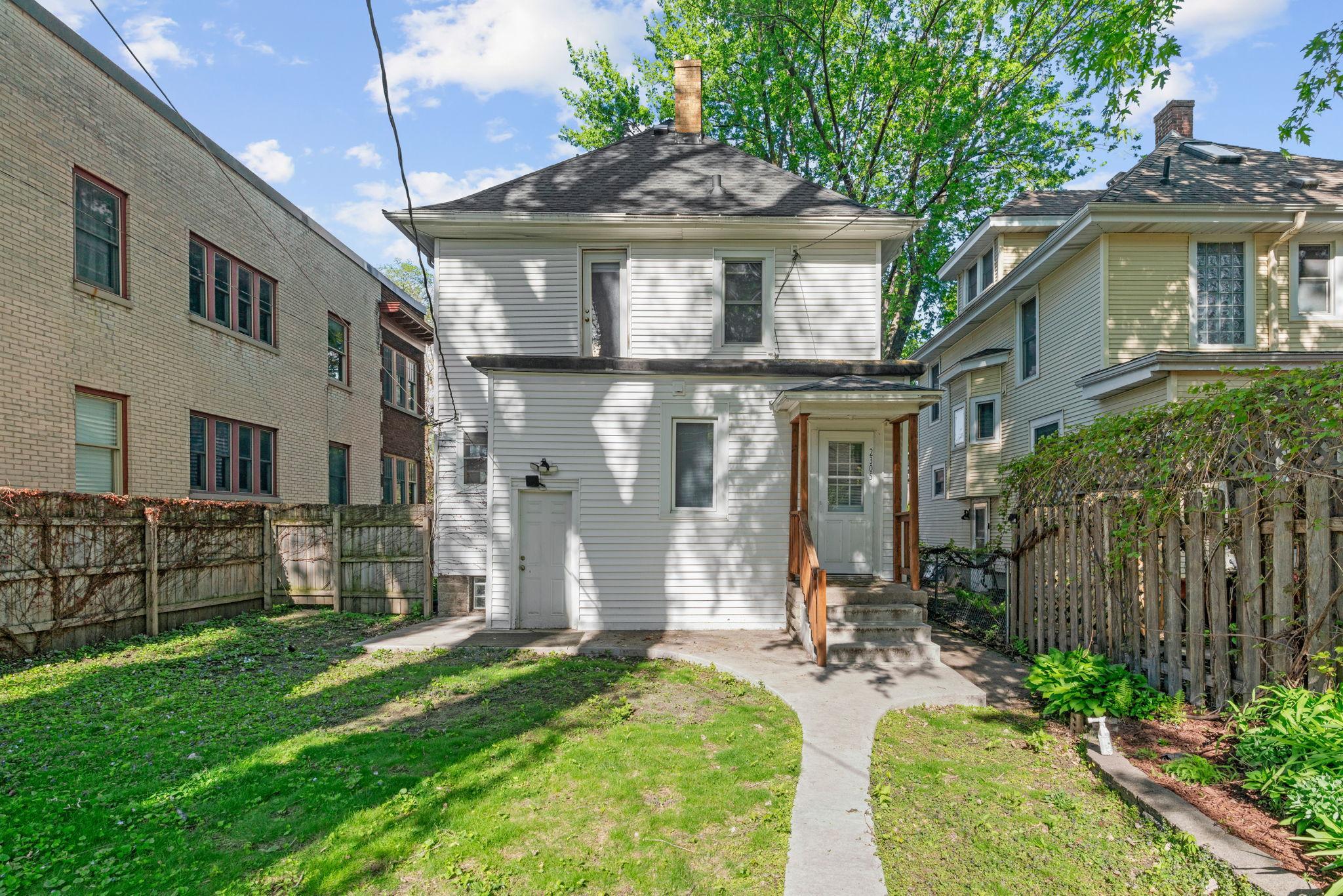 View of Residential Income at 2305 Garfield Avenue, Minneapolis MN 55405, Minneapolis (37 of 52) - Mike Wilen | Minnesota Team Real Estate
