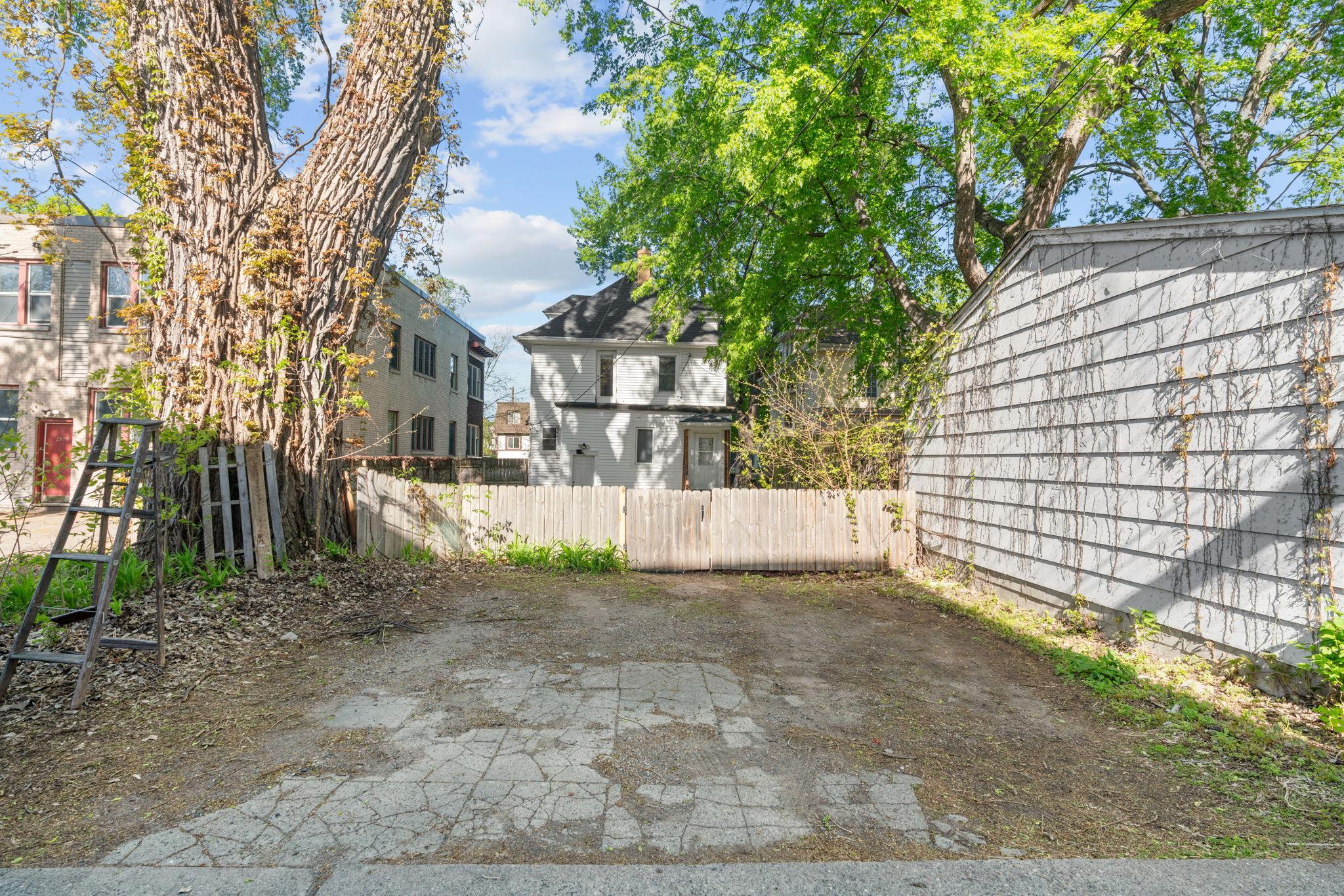 View of Residential Income at 2305 Garfield Avenue, Minneapolis MN 55405, Minneapolis (40 of 52) - Mike Wilen | Minnesota Team Real Estate