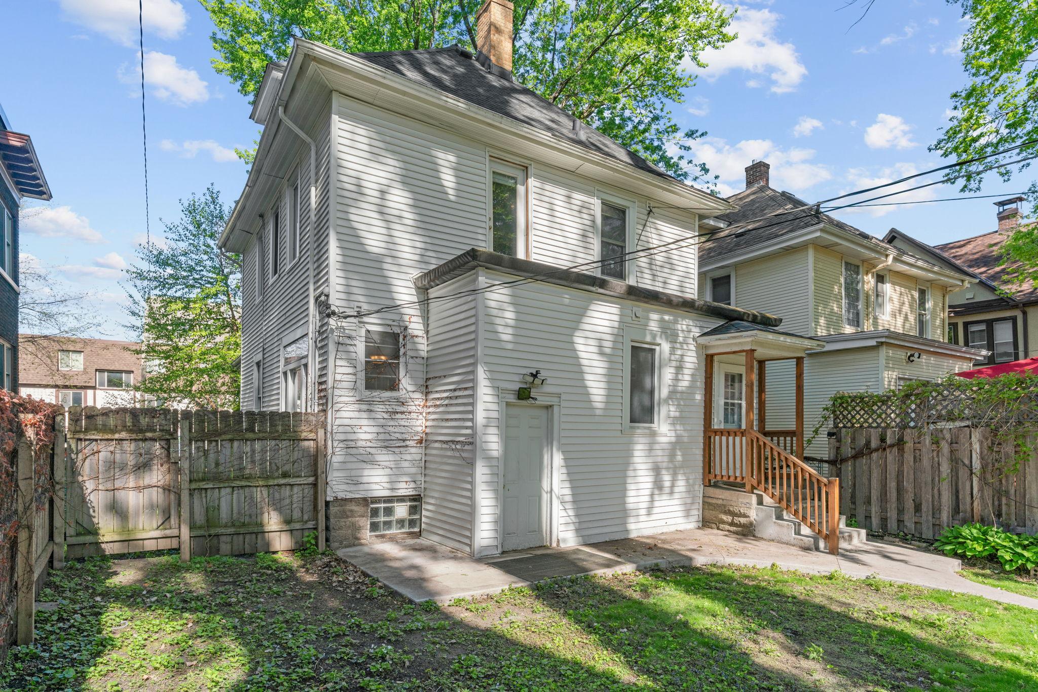 View of Residential Income at 2305 Garfield Avenue, Minneapolis MN 55405, Minneapolis (41 of 52) - Mike Wilen | Minnesota Team Real Estate