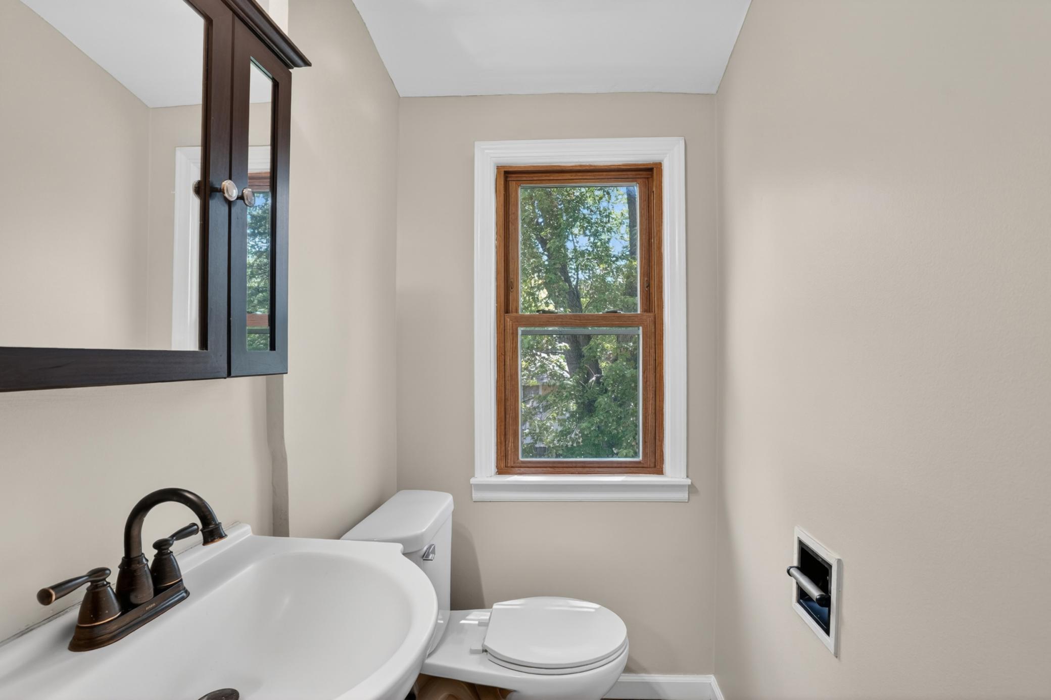 View of Residential at 3633 Lowry Avenue, Robbinsdale MN 55422, Robbinsdale (12 of 21) - Mike Wilen | Minnesota Team Real Estate
